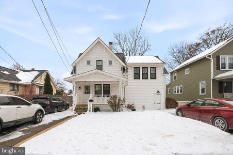 Photo of 329 N Tyson Avenue, GLENSIDE, PA 19038 (MLS # PAMC2167558)