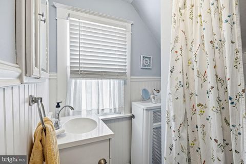 Tiny photo for 329 N Tyson Avenue, GLENSIDE, PA 19038 (MLS # PAMC2167558)