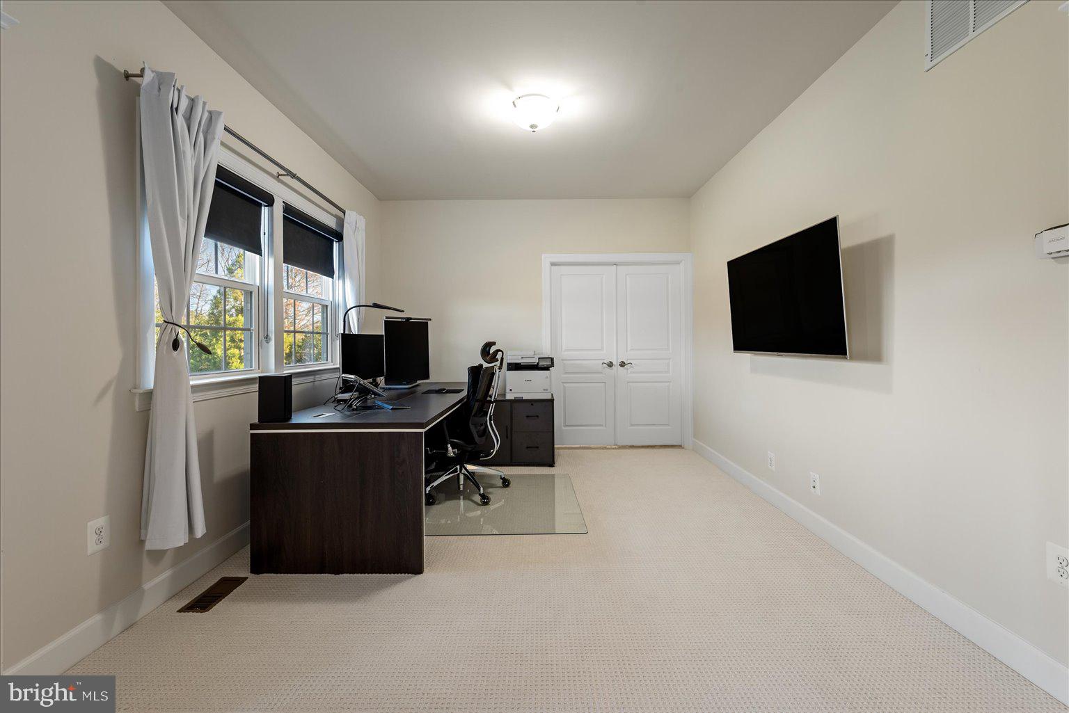 CREIGHTON FARMS - Residential