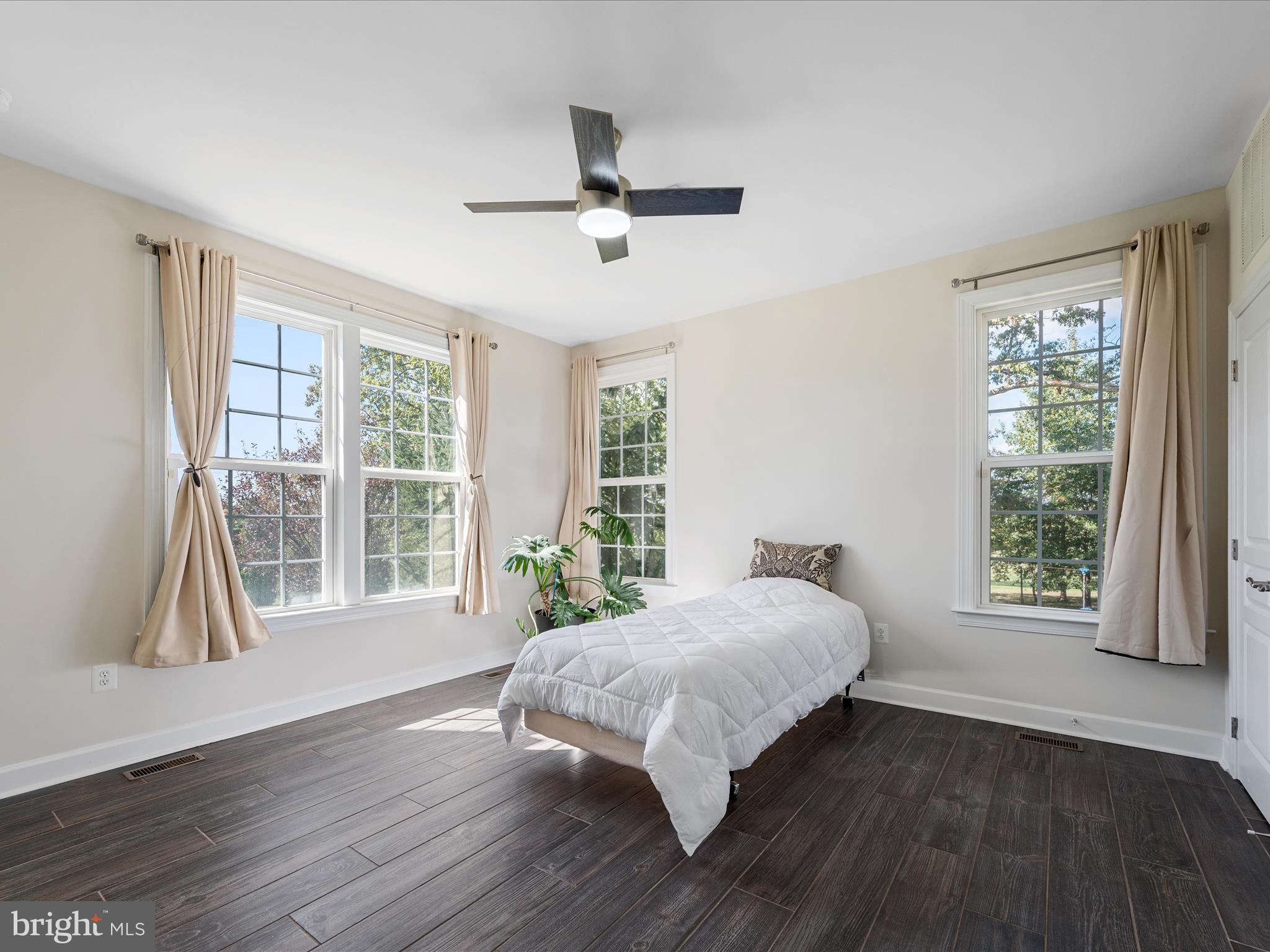 CREIGHTON FARMS - Residential