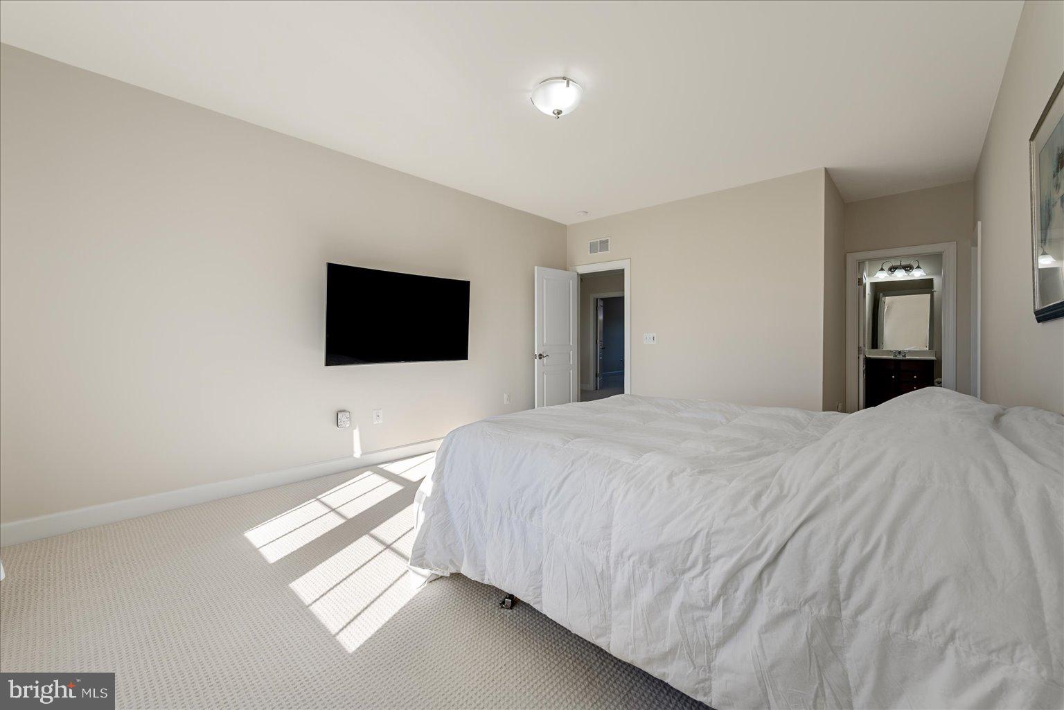 CREIGHTON FARMS - Residential