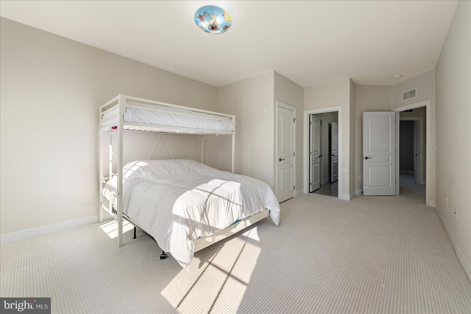 CREIGHTON FARMS - Residential