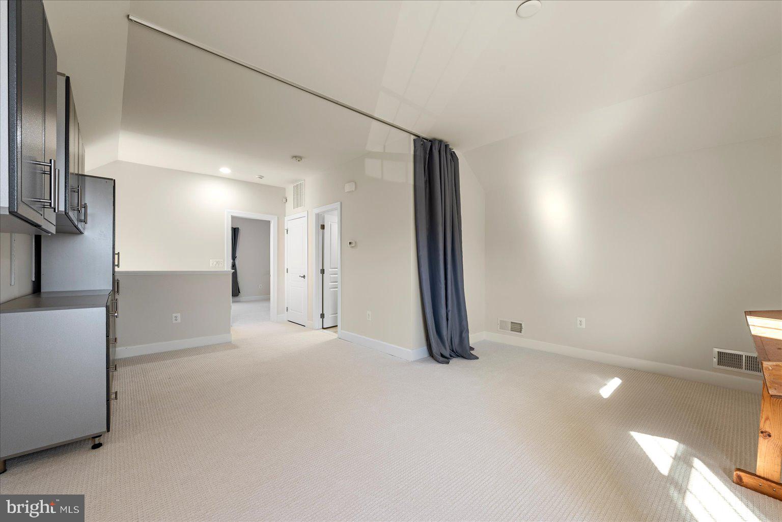 CREIGHTON FARMS - Residential