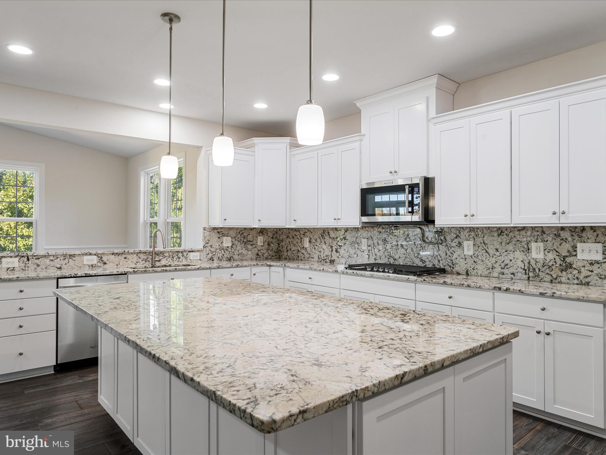 CREIGHTON FARMS - Residential