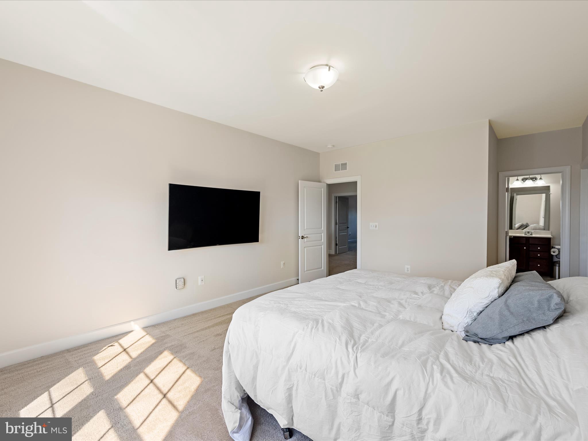 CREIGHTON FARMS - Residential