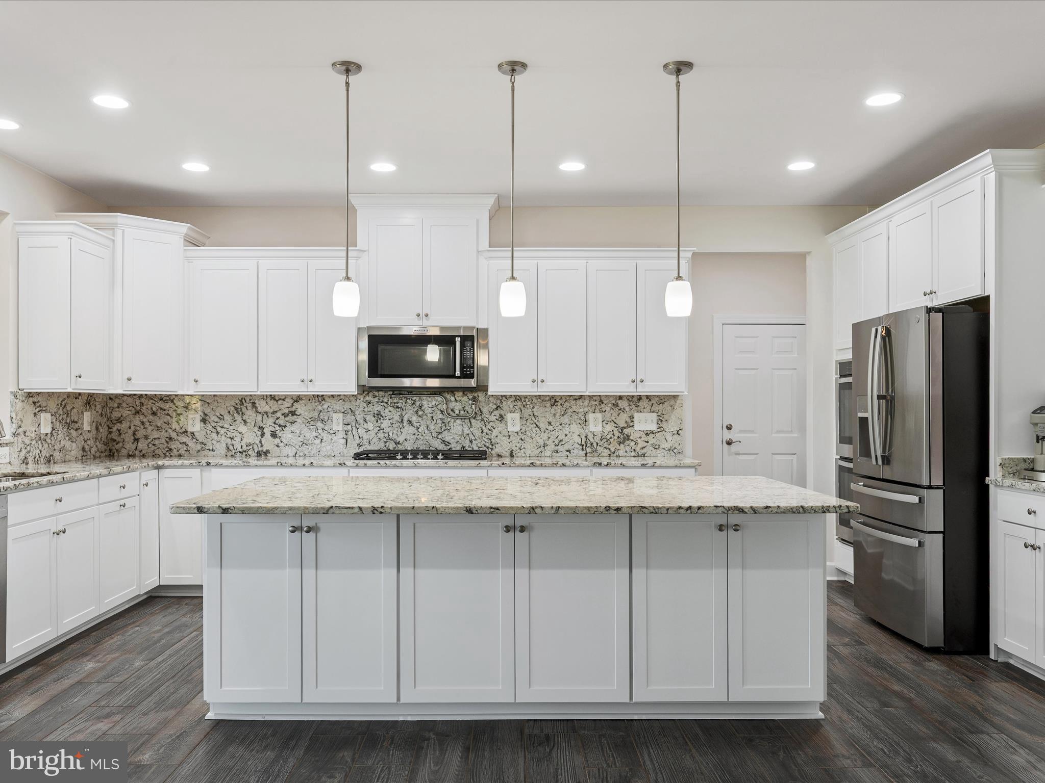 CREIGHTON FARMS - Residential