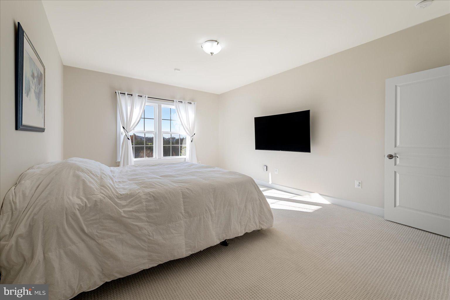 CREIGHTON FARMS - Residential