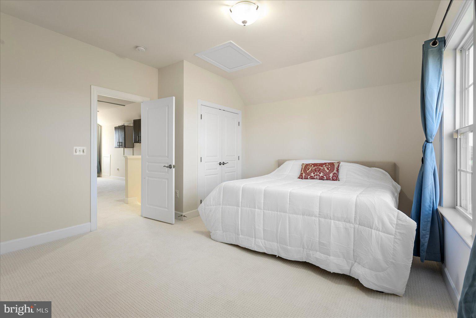 CREIGHTON FARMS - Residential