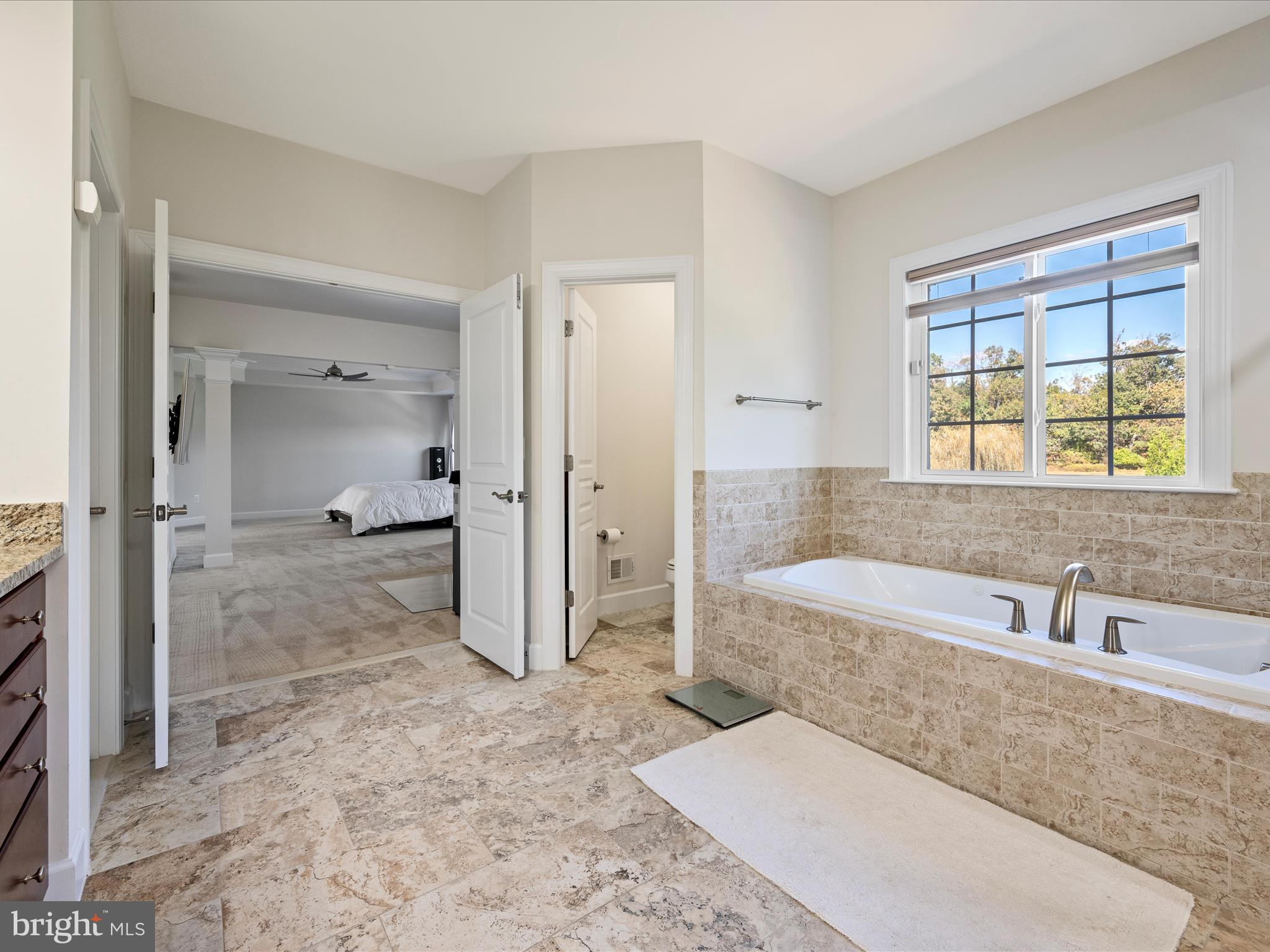 CREIGHTON FARMS - Residential