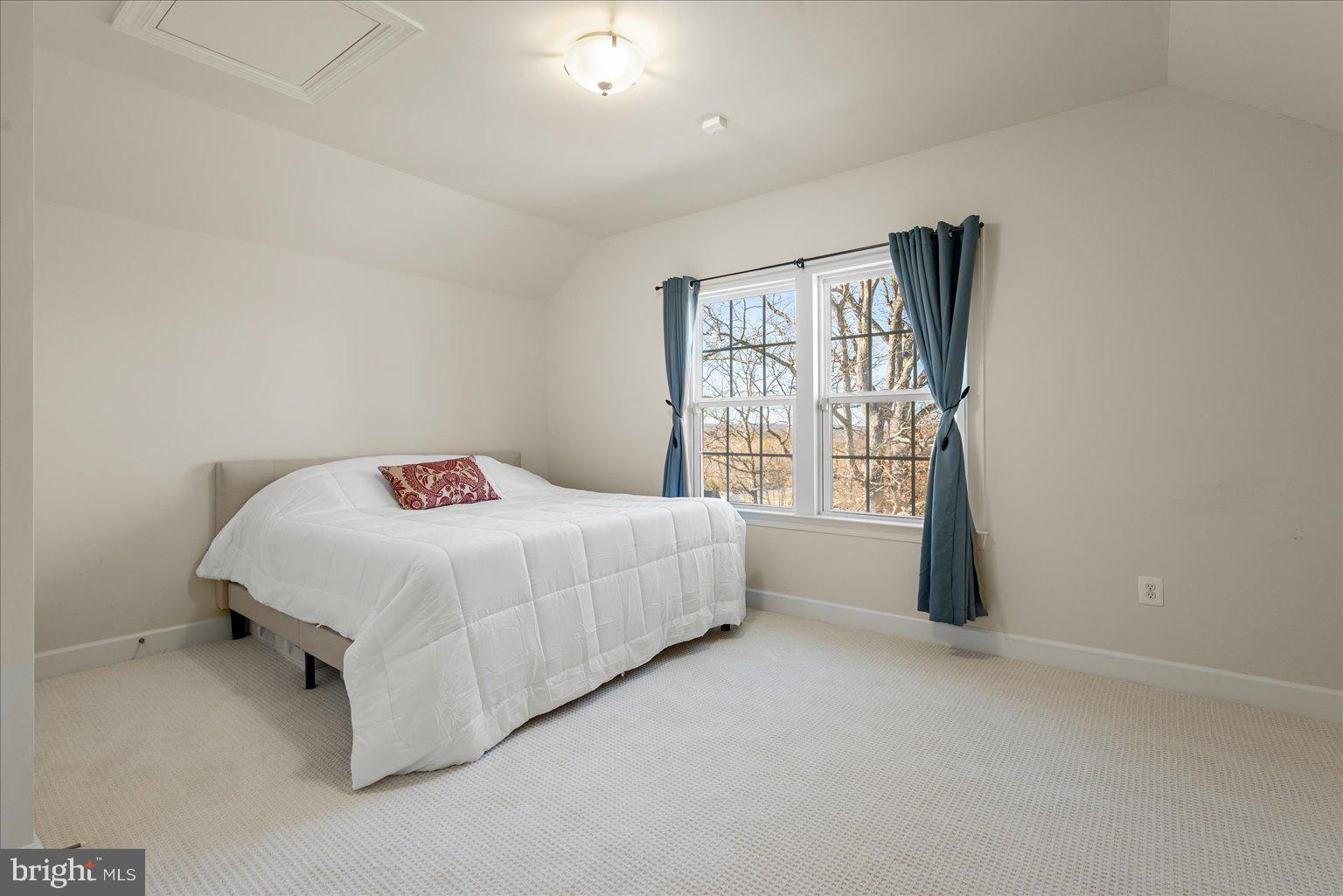 CREIGHTON FARMS - Residential