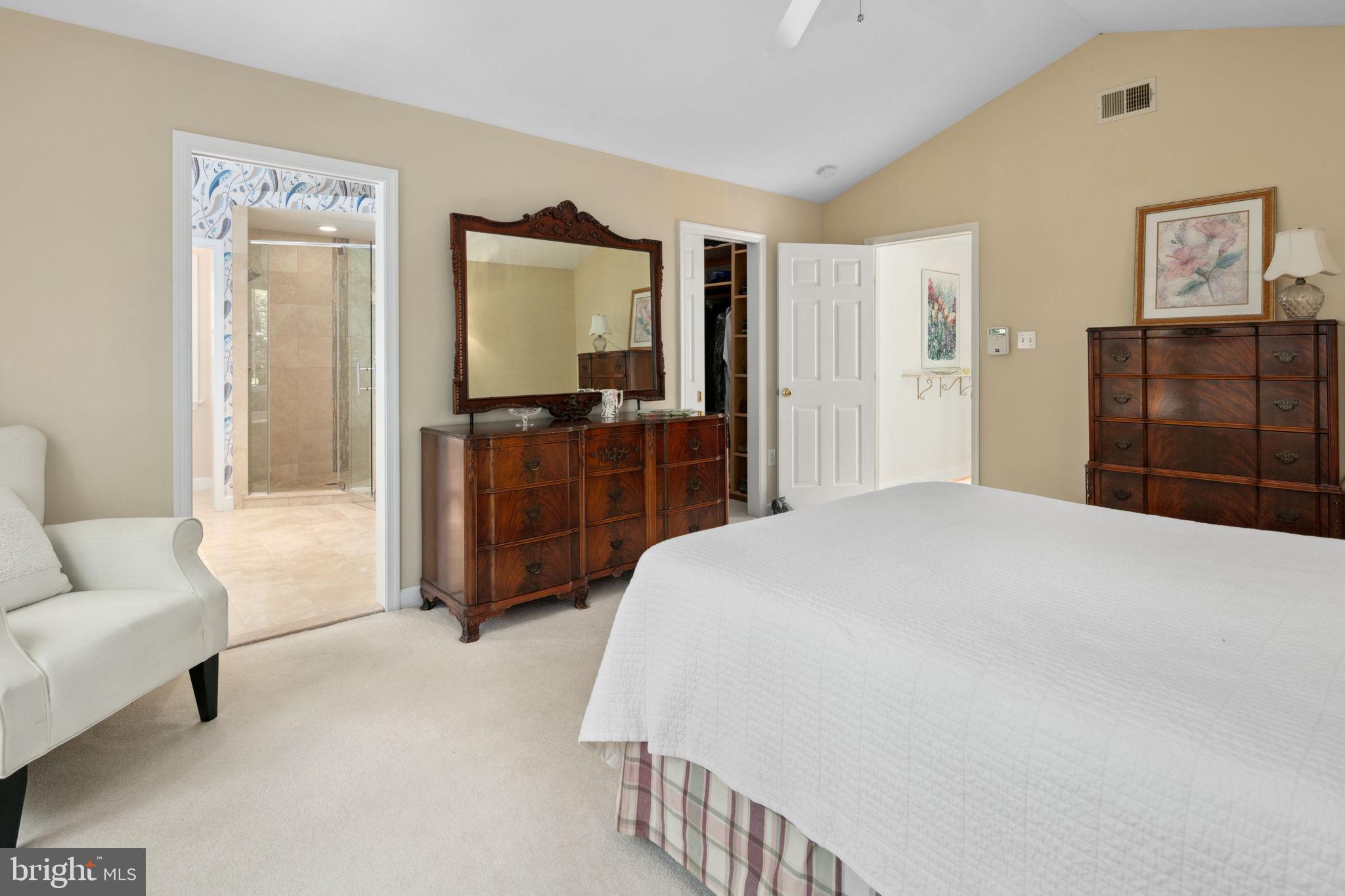 LYON VILLAGE - Residential