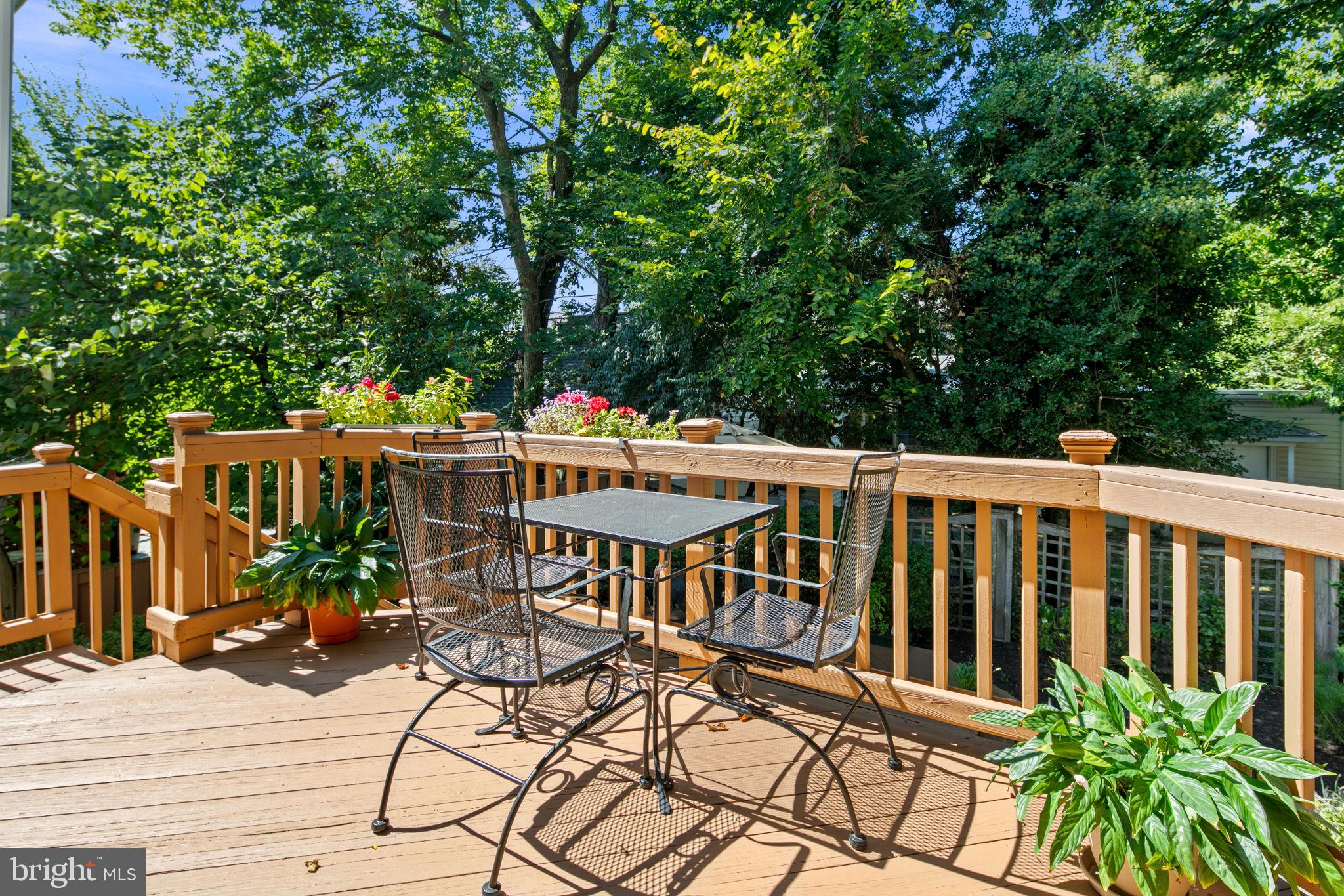 LYON VILLAGE - Residential