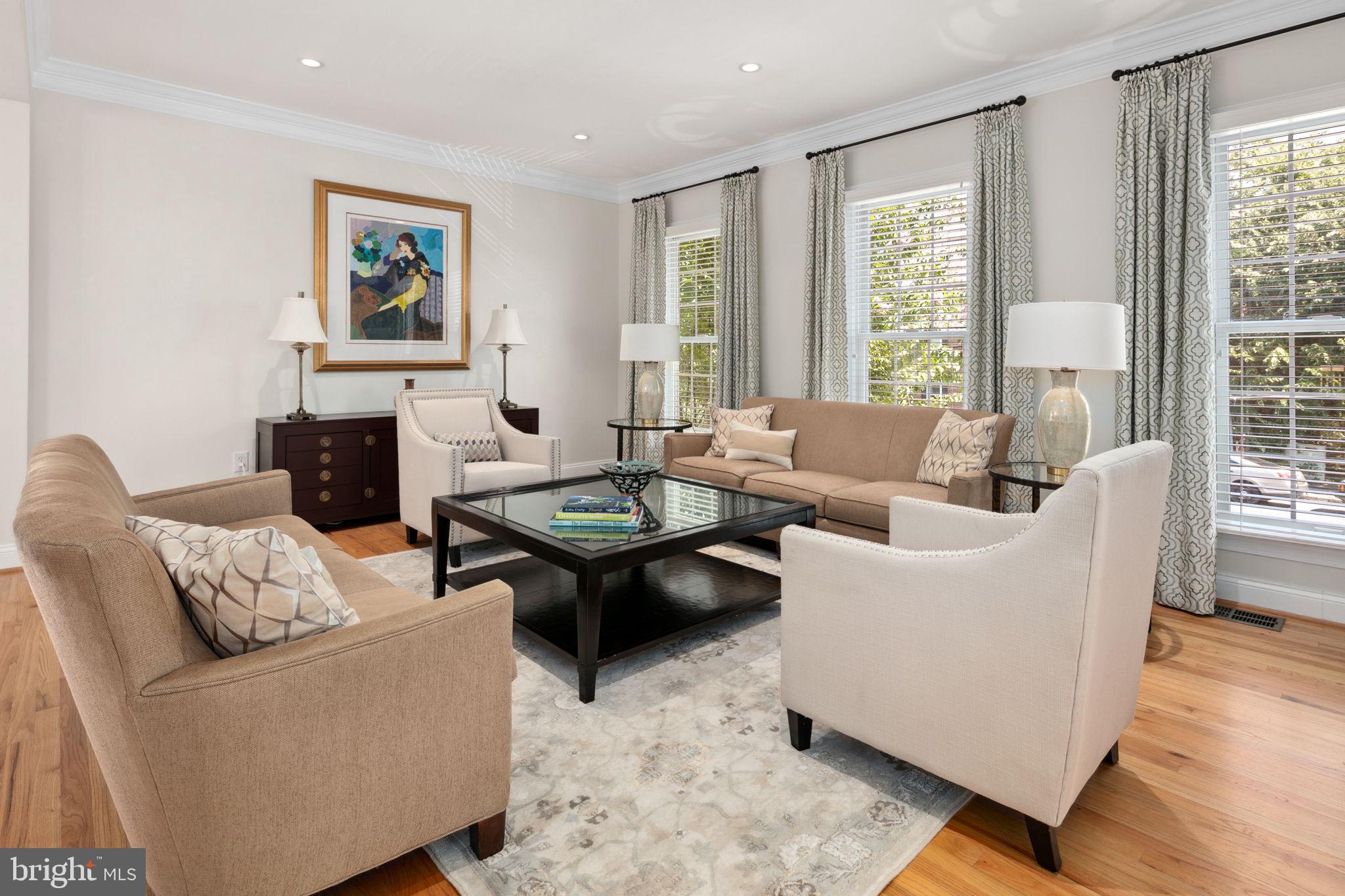 LYON VILLAGE - Residential