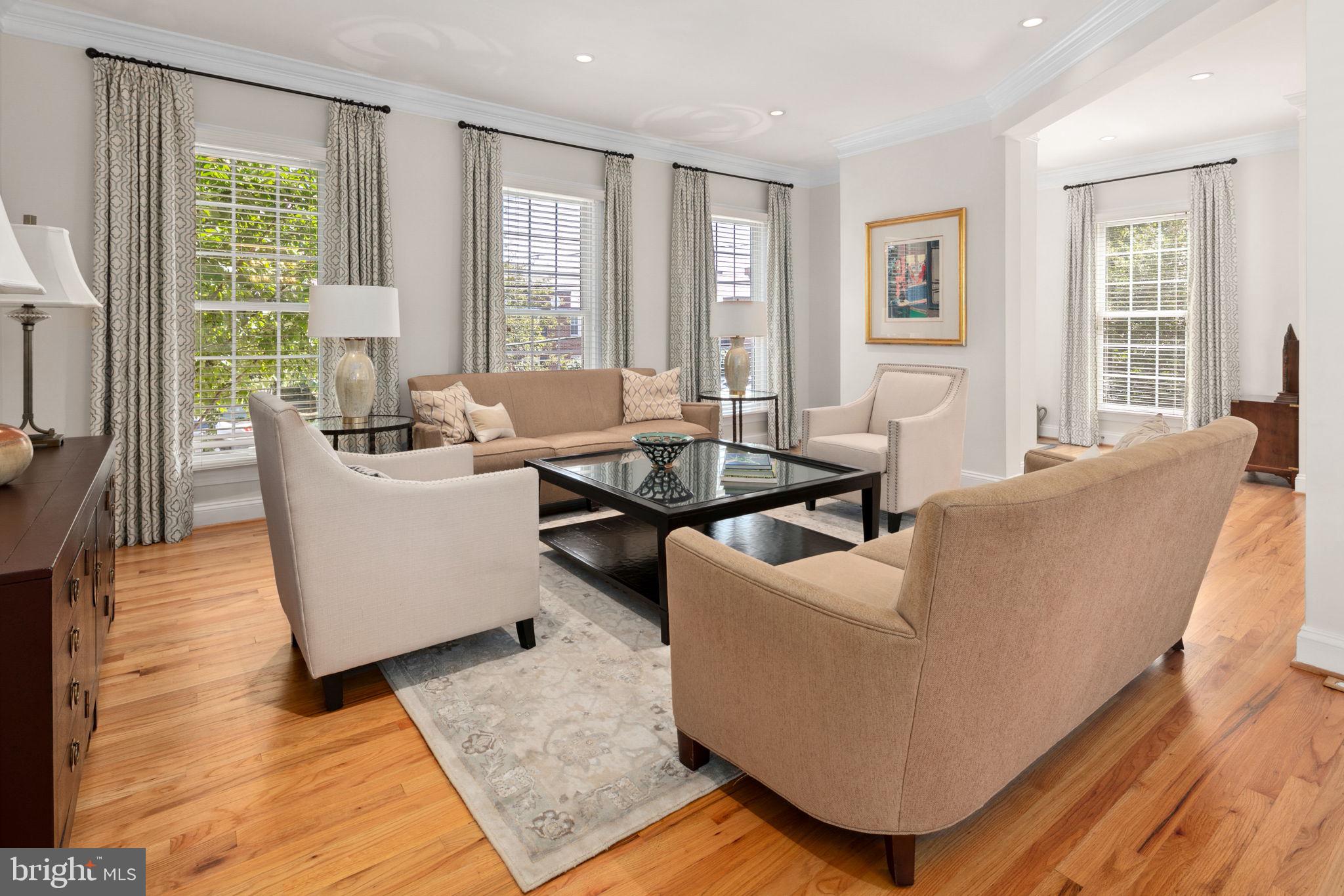 LYON VILLAGE - Residential