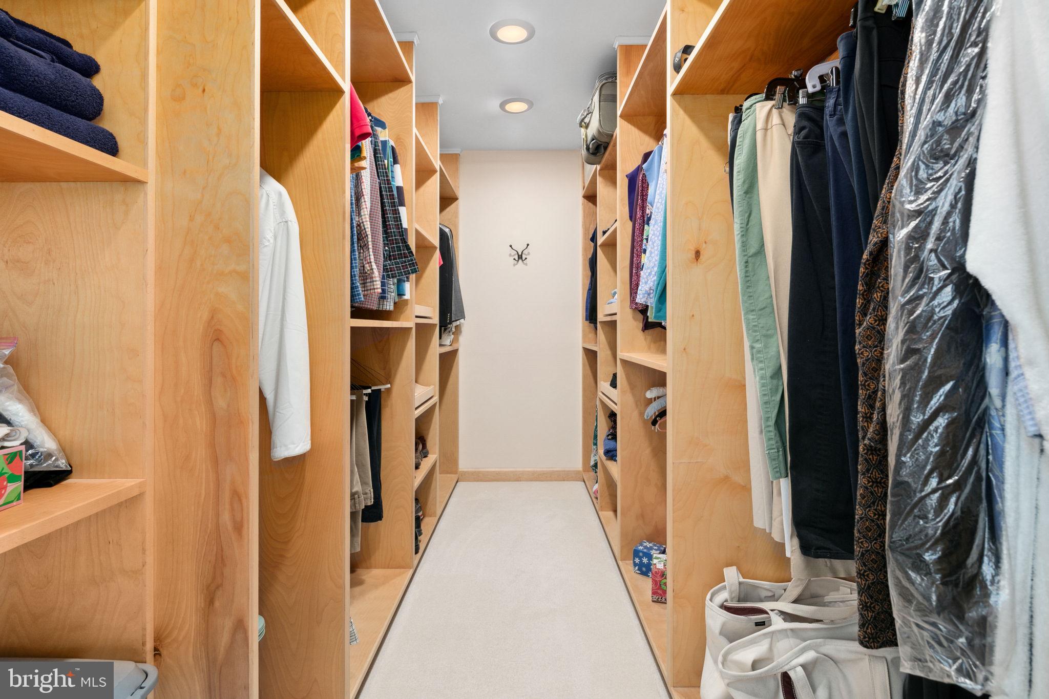 LYON VILLAGE - Residential