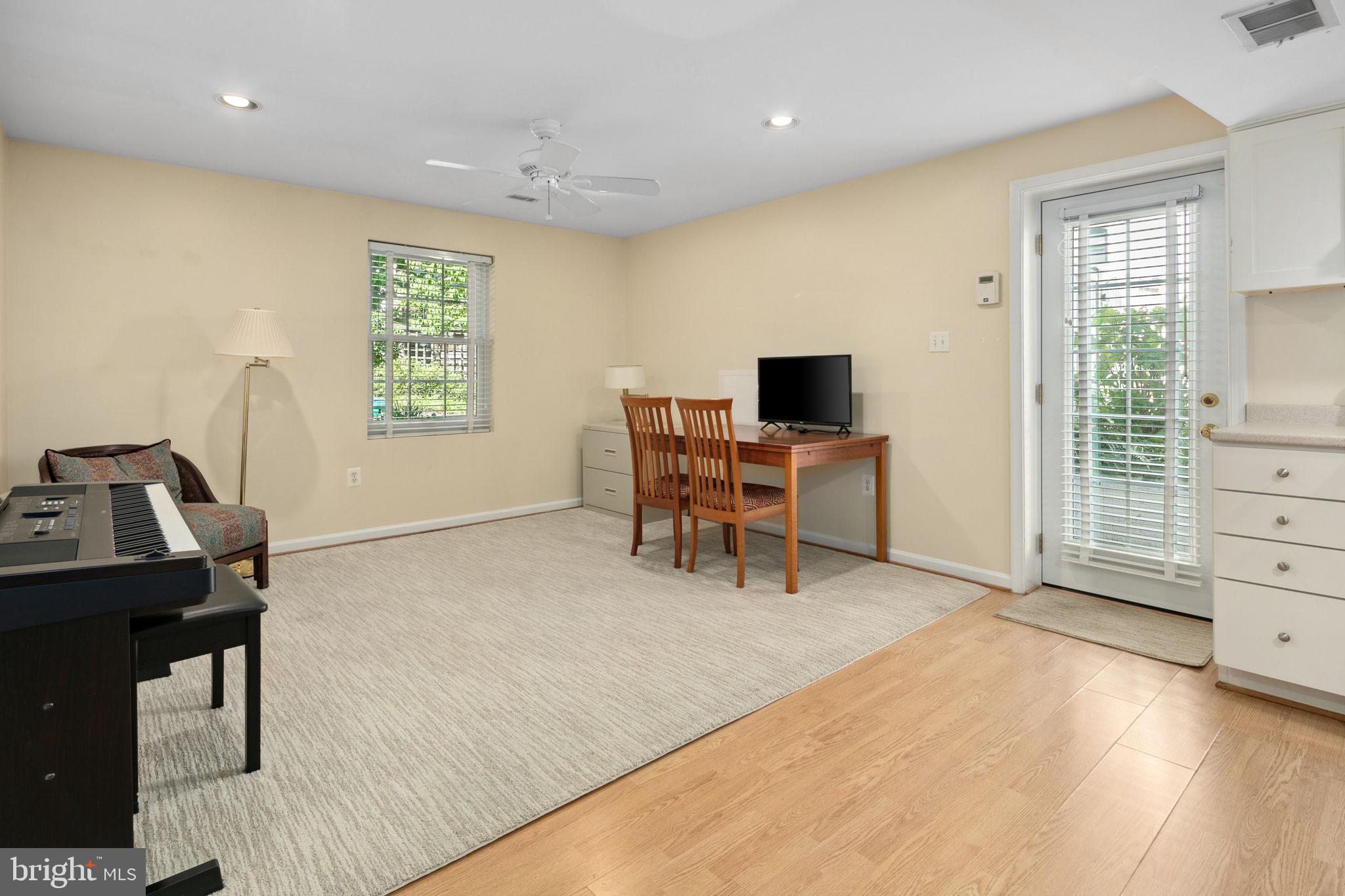 LYON VILLAGE - Residential