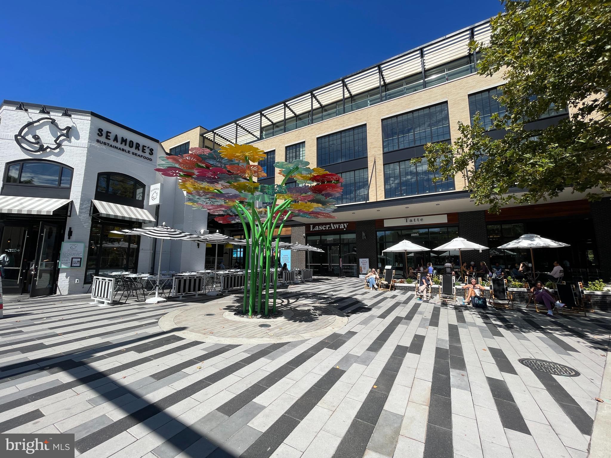 LYON VILLAGE - Residential