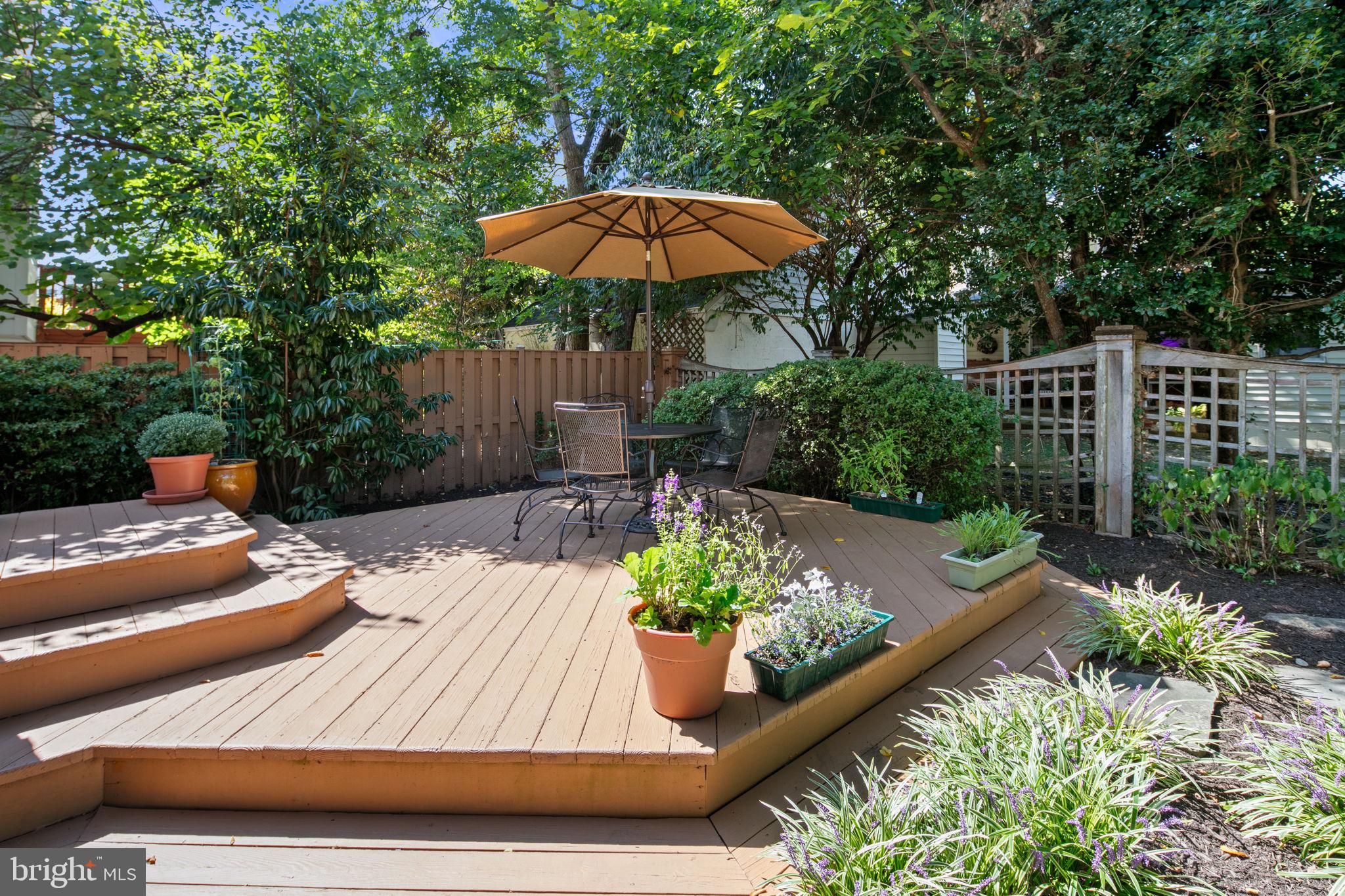 LYON VILLAGE - Residential