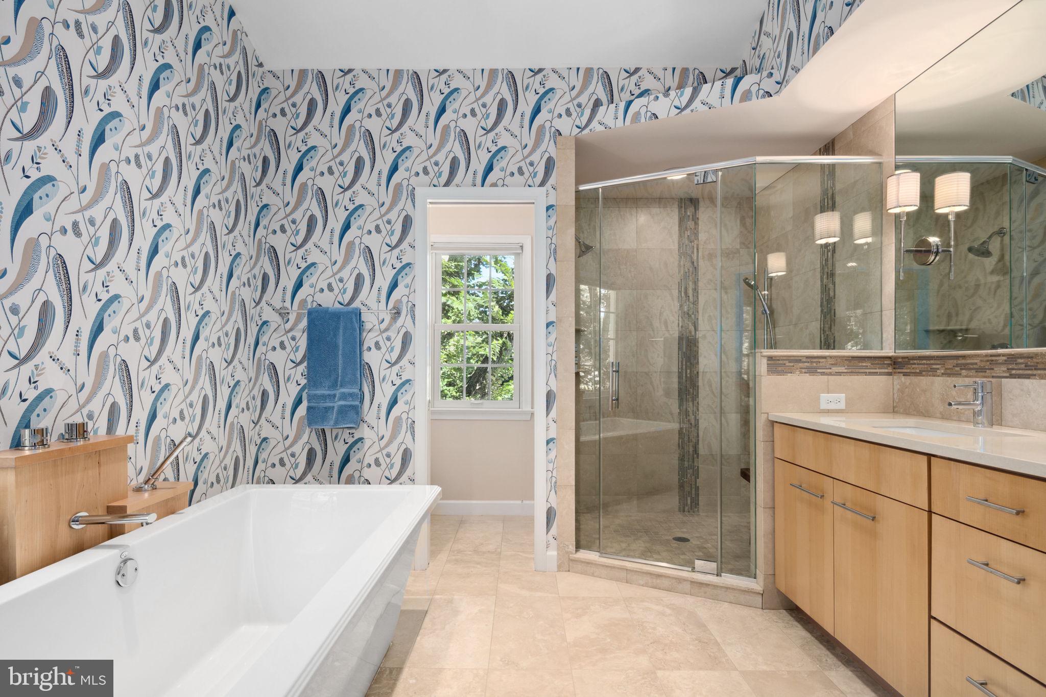 LYON VILLAGE - Residential