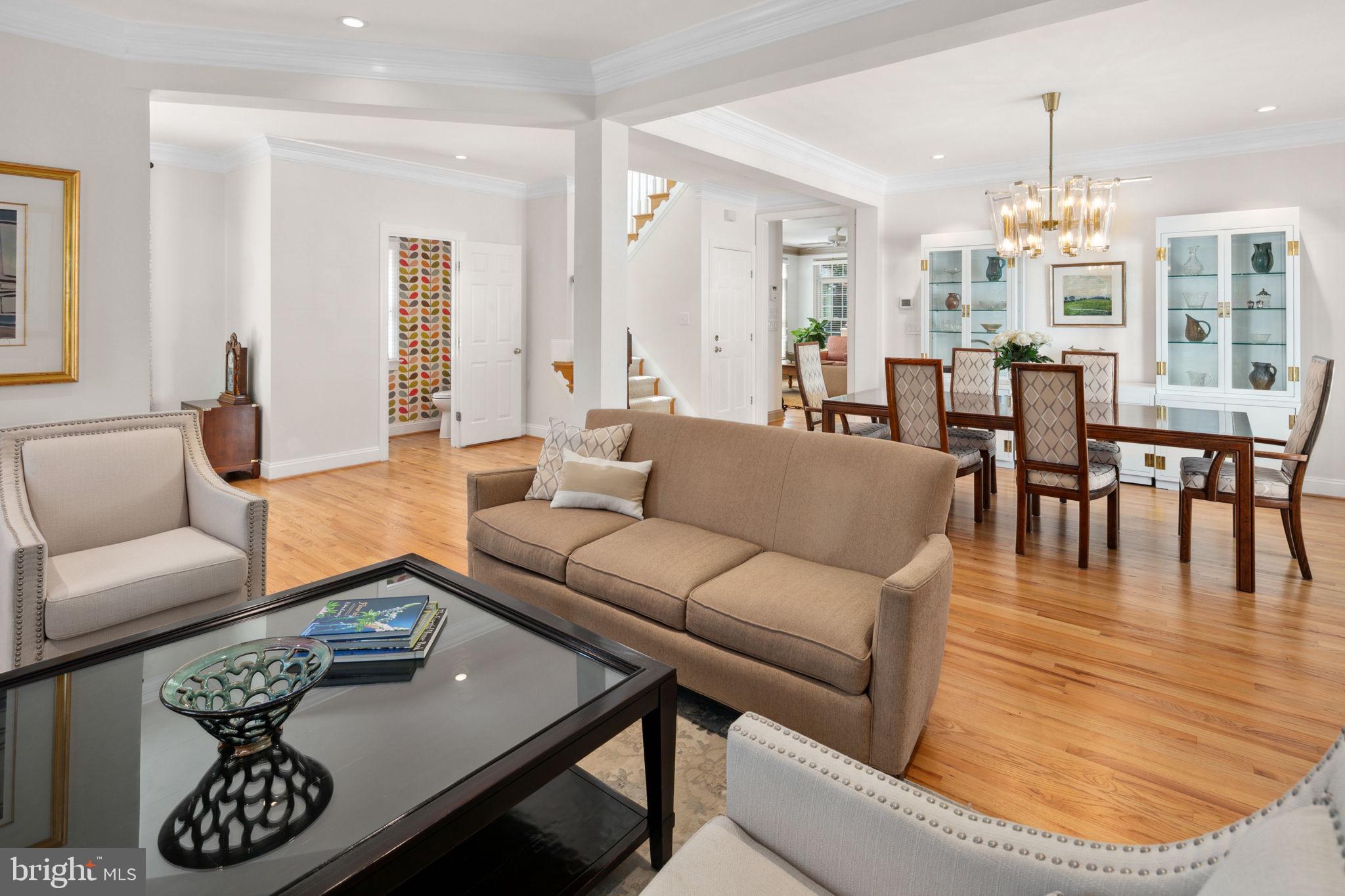 LYON VILLAGE - Residential