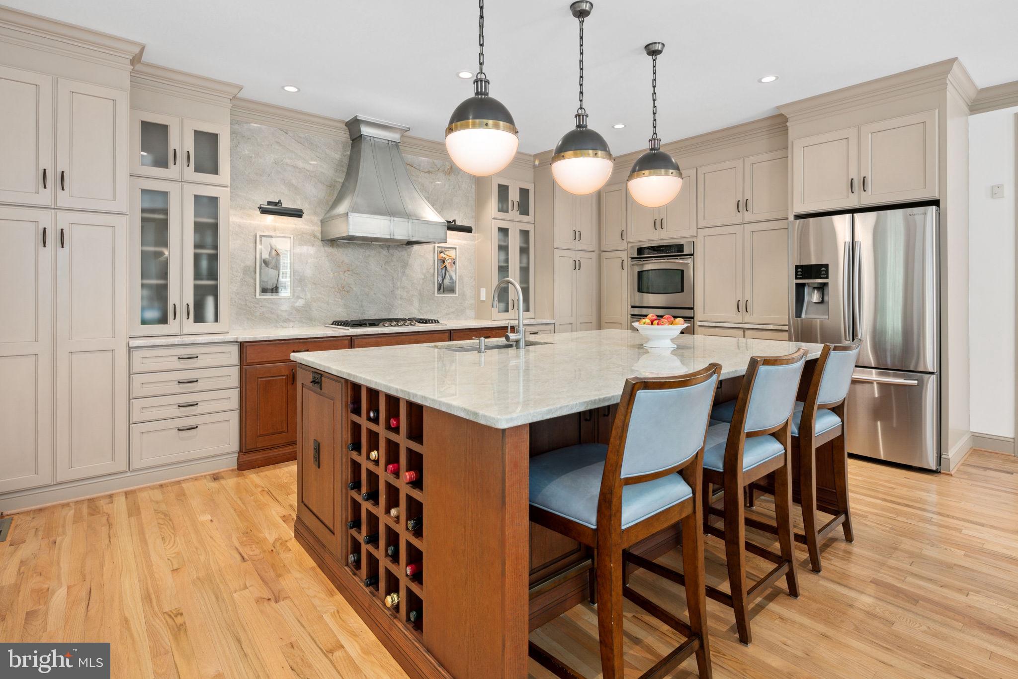 LYON VILLAGE - Residential