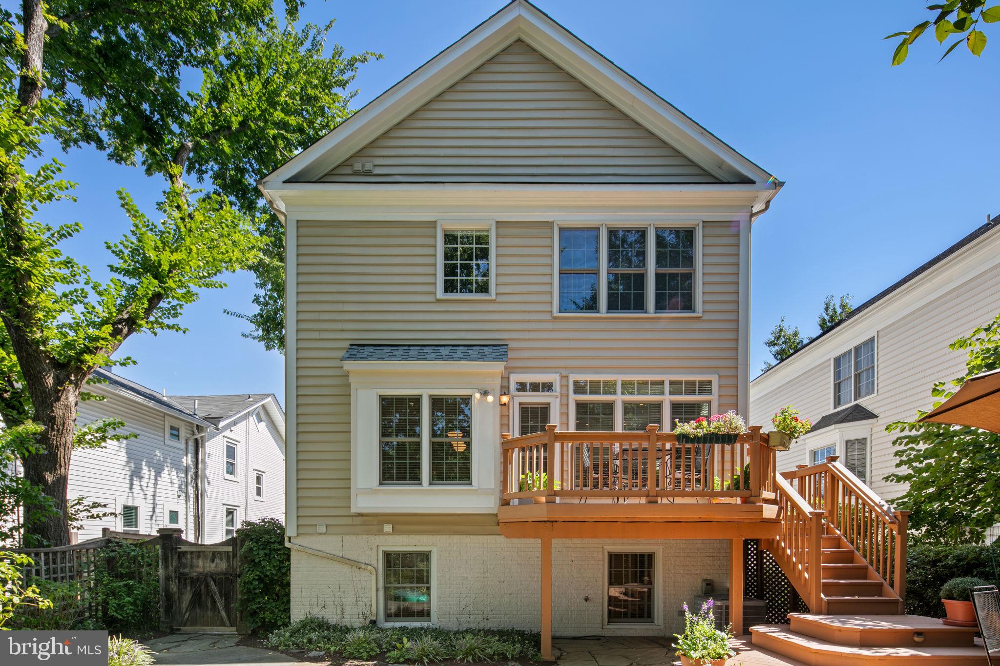 LYON VILLAGE - Residential