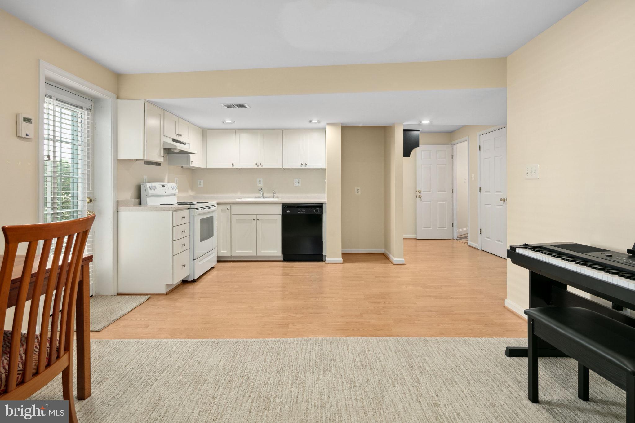 LYON VILLAGE - Residential