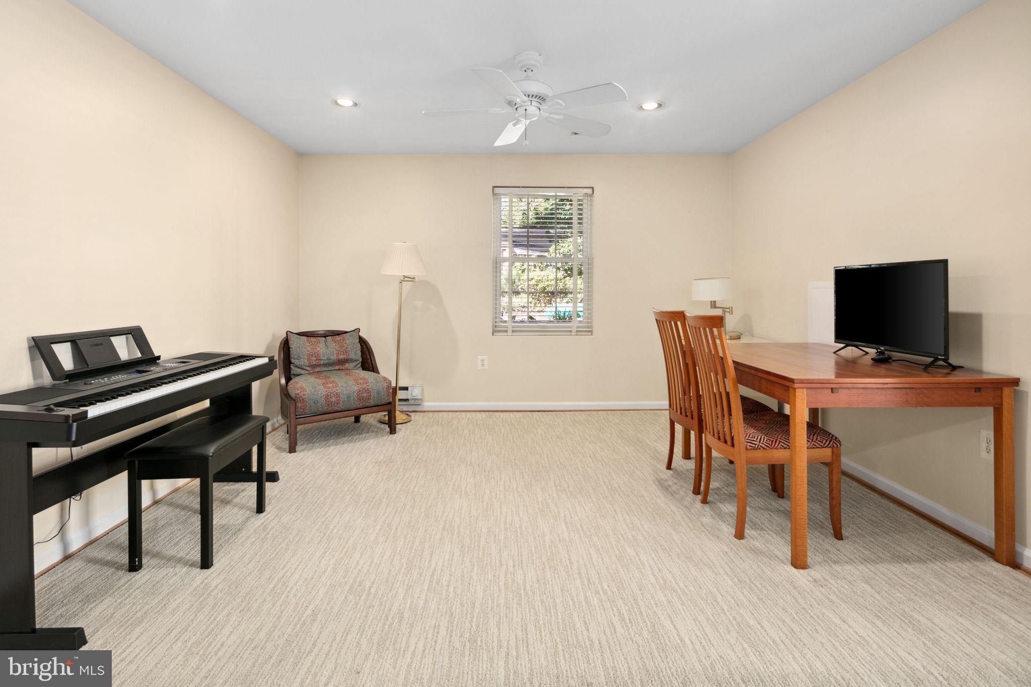 LYON VILLAGE - Residential