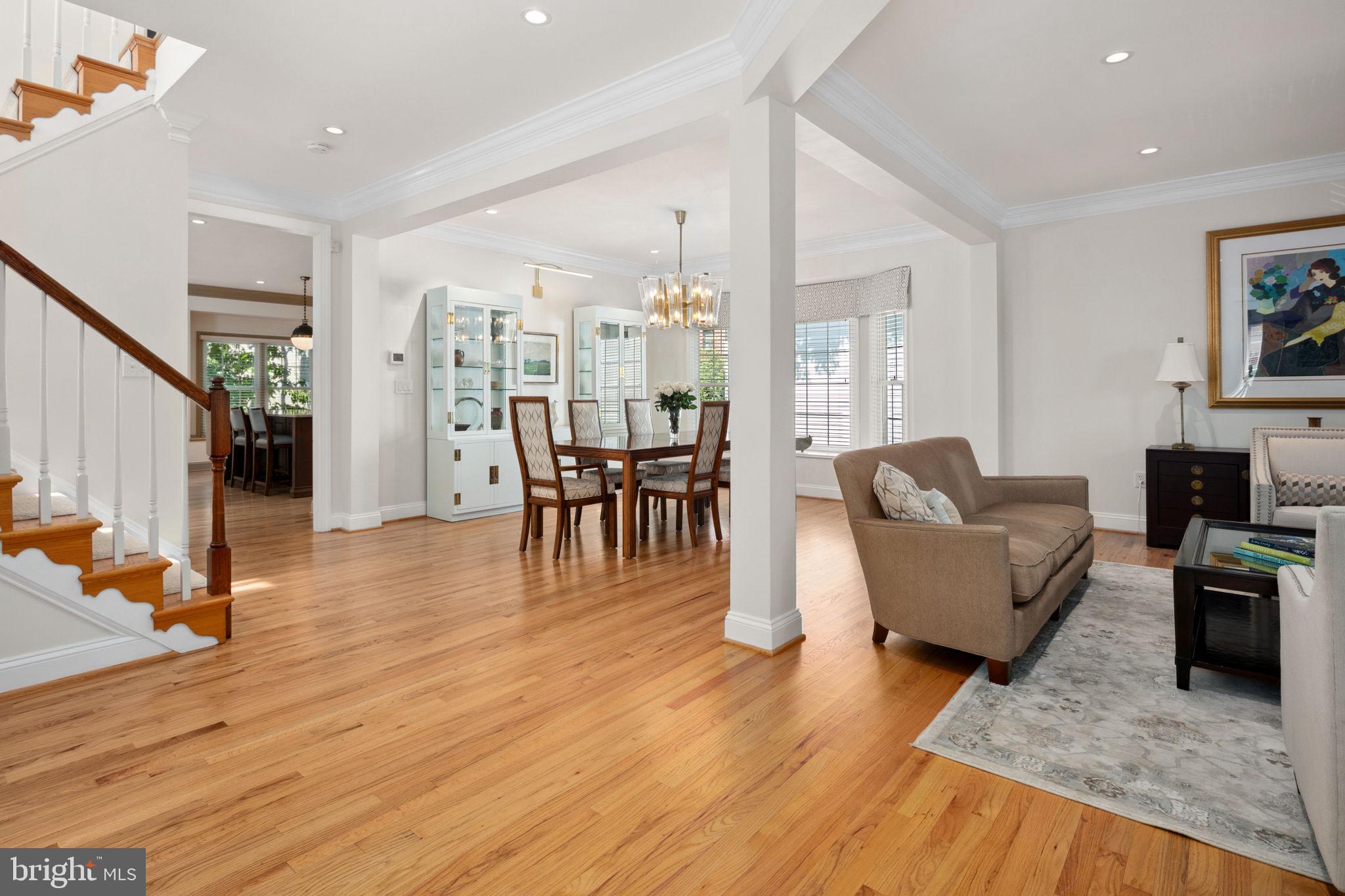 LYON VILLAGE - Residential