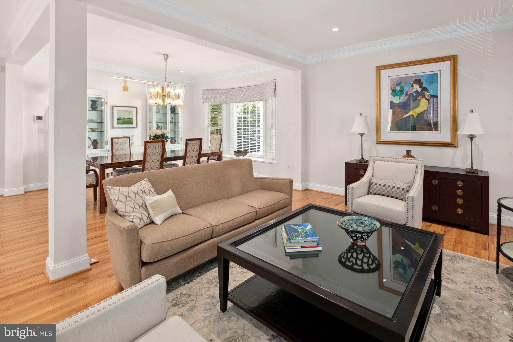 LYON VILLAGE - Residential