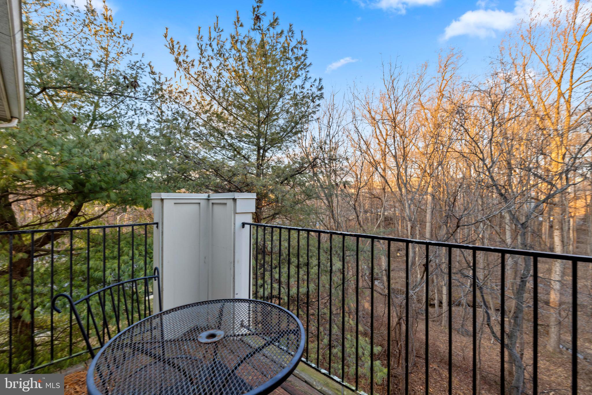 DECOVERLY ADVENTURE - Residential Lease