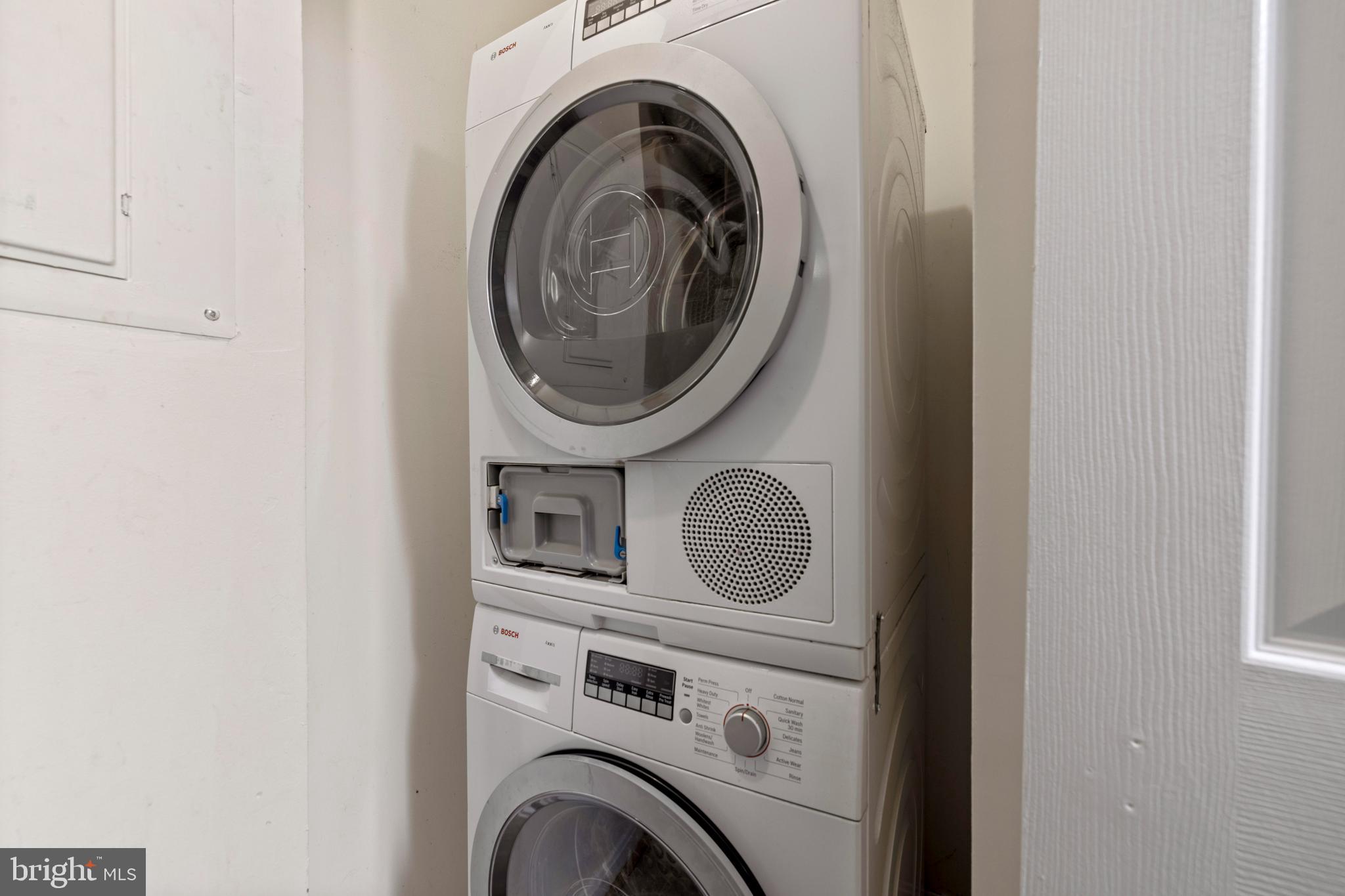 DECOVERLY ADVENTURE - Residential Lease