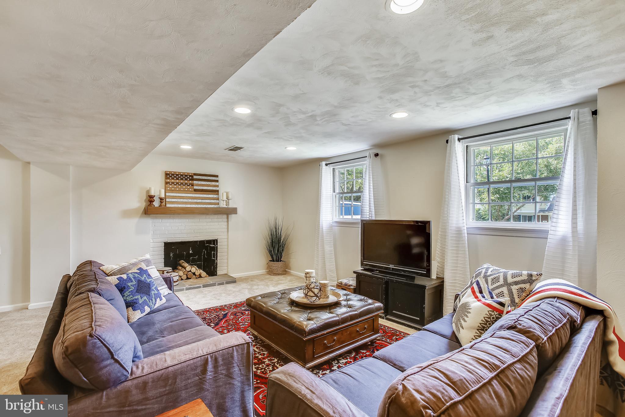 YORKTOWN - Residential