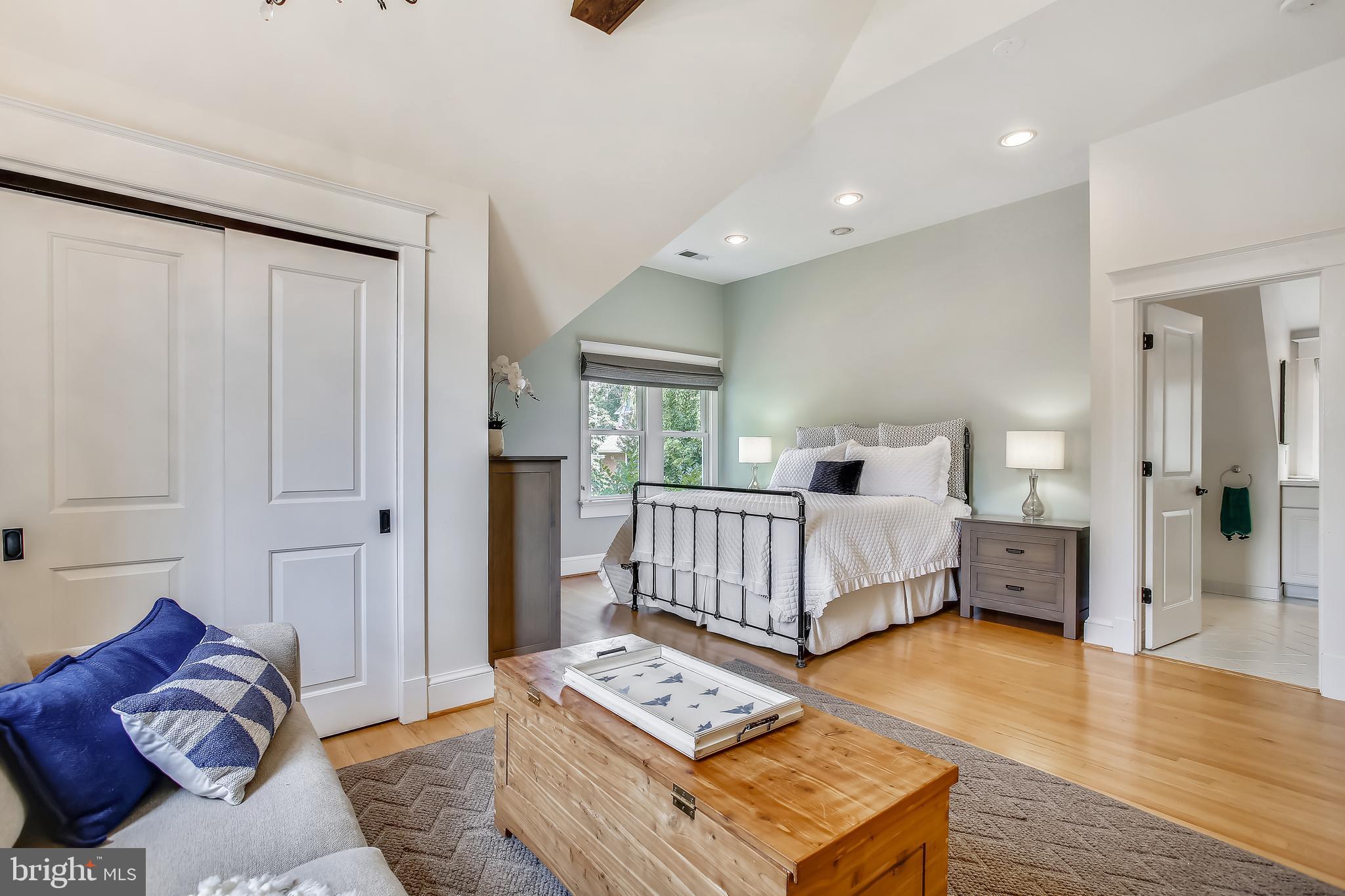 YORKTOWN - Residential