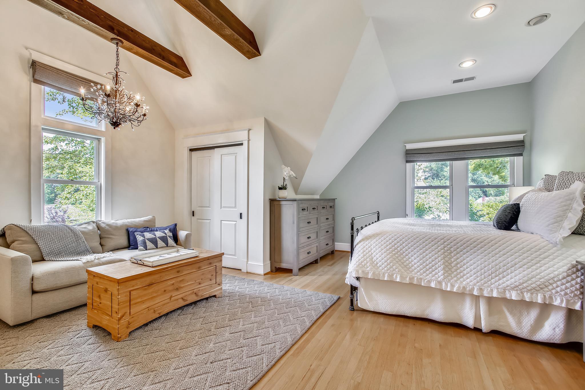 YORKTOWN - Residential