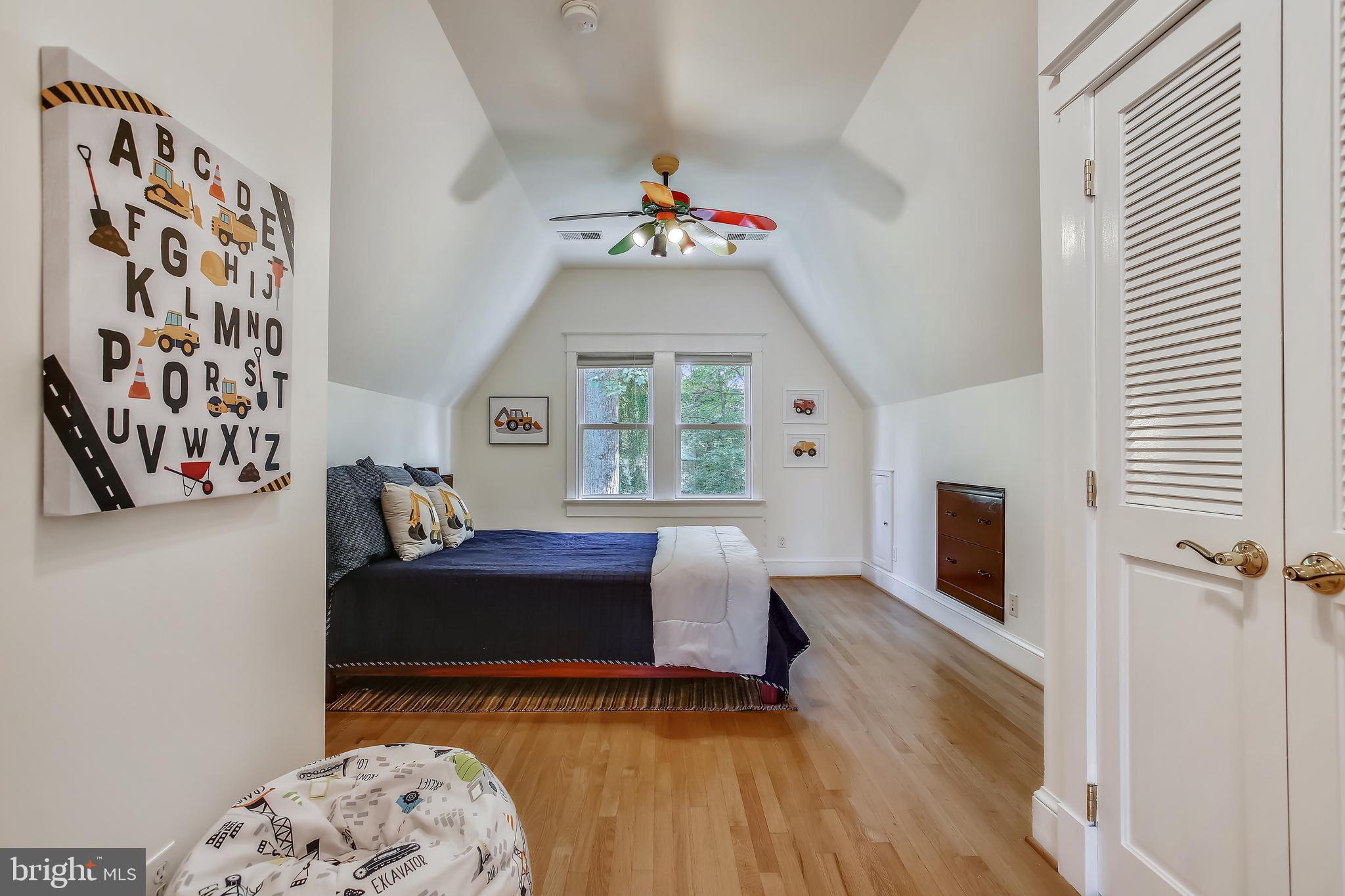 YORKTOWN - Residential