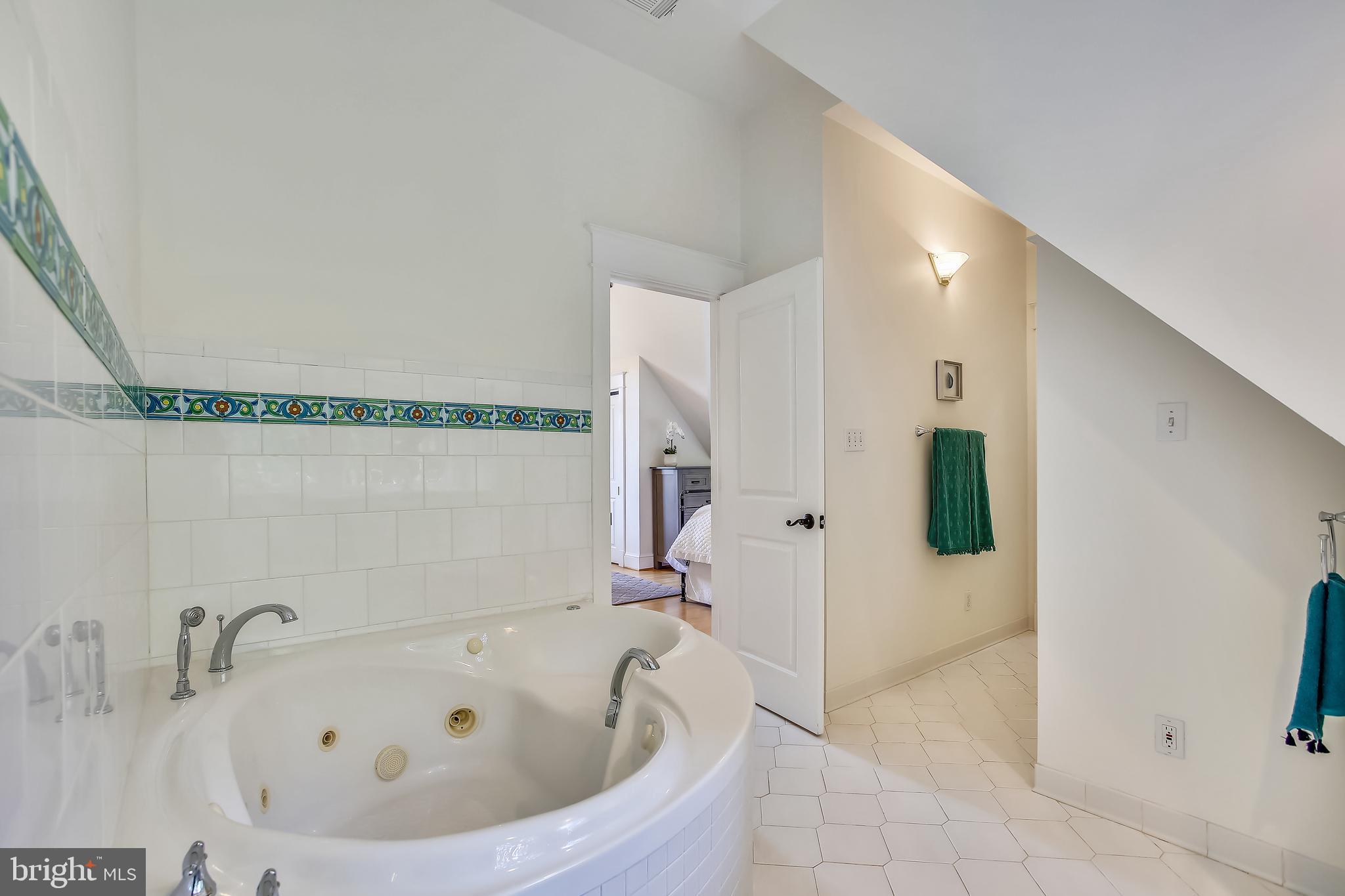 YORKTOWN - Residential