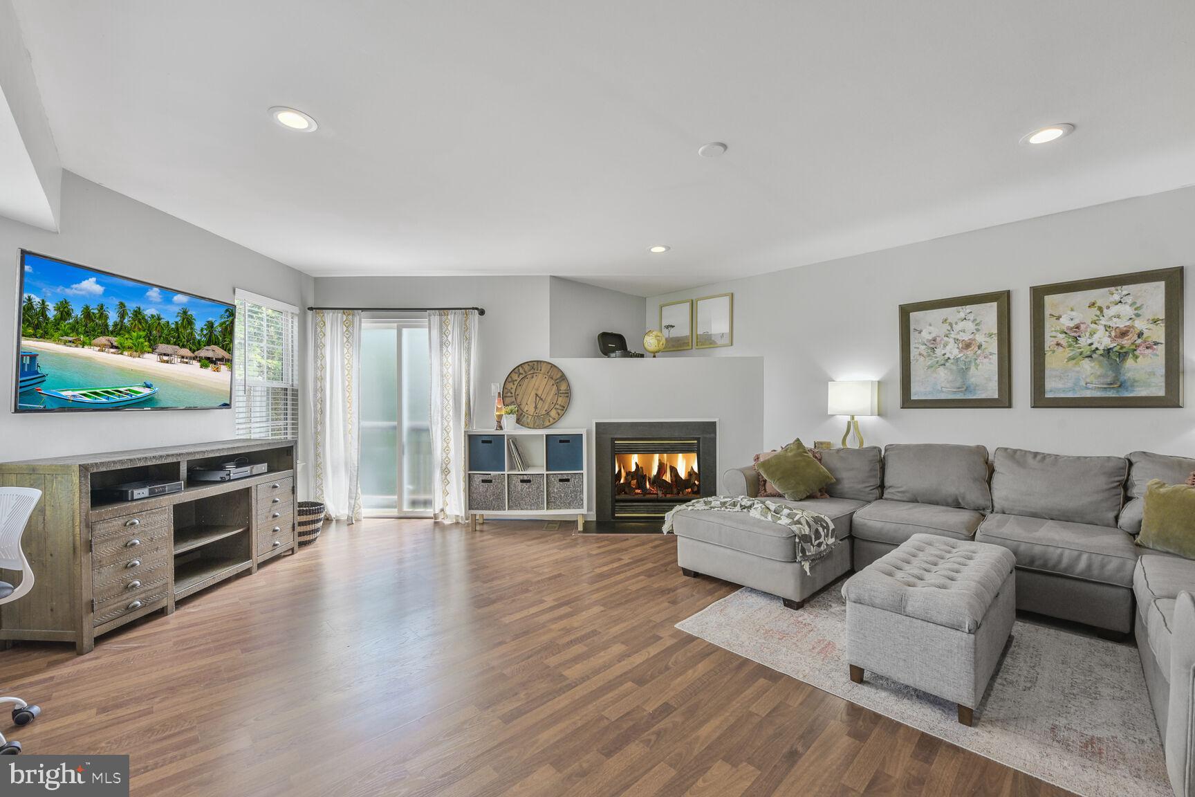 SOUTH RIDING - Residential