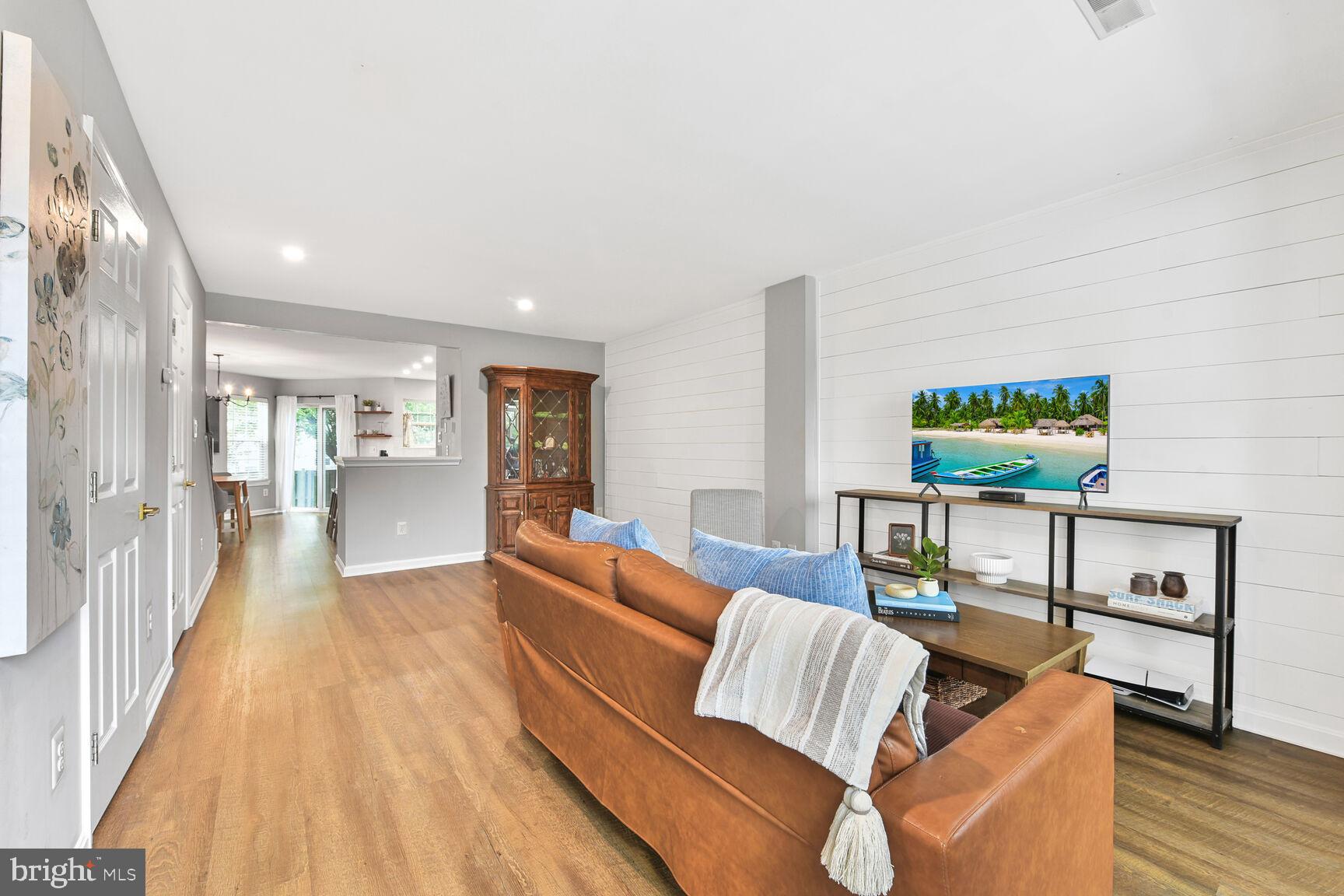 SOUTH RIDING - Residential