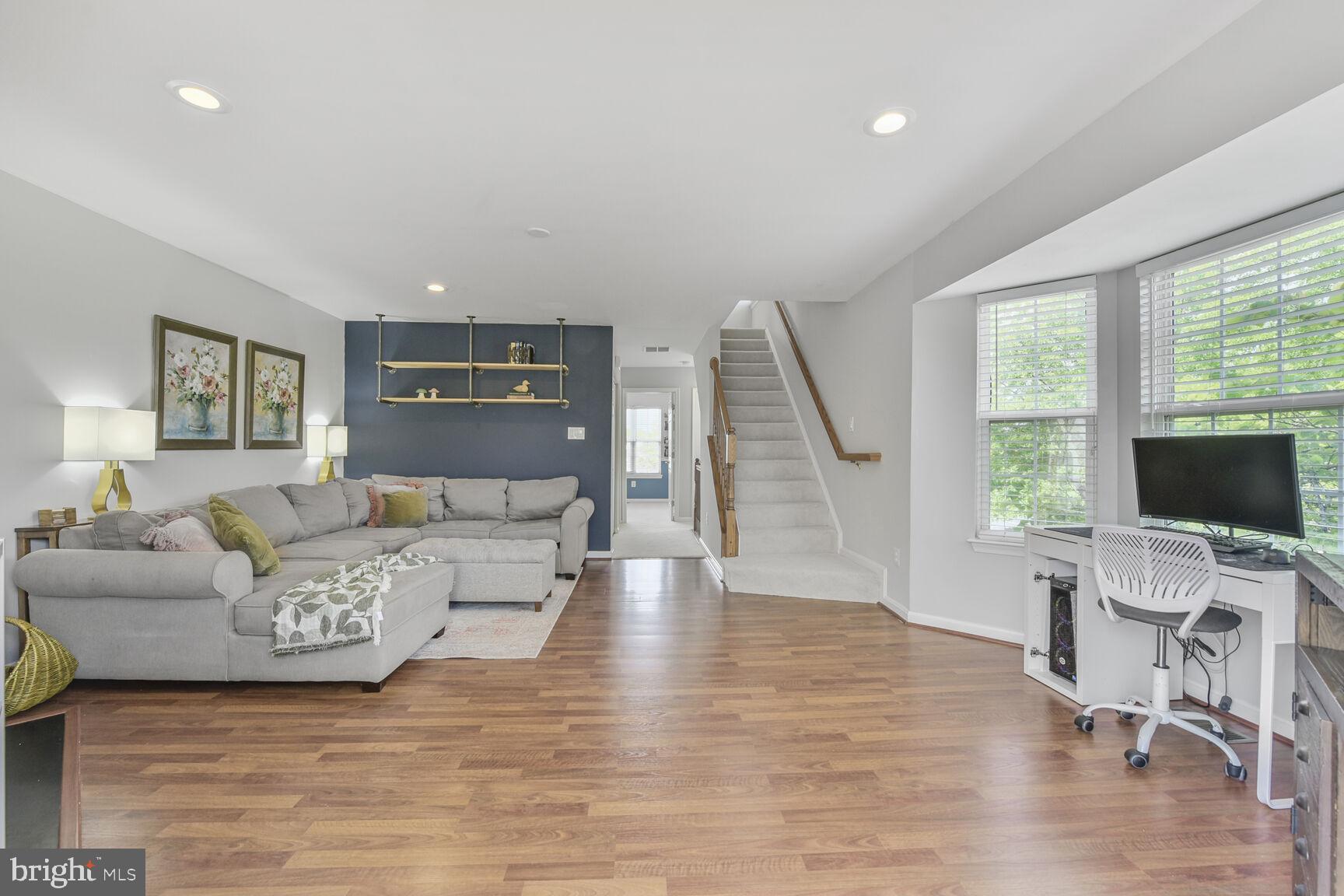 SOUTH RIDING - Residential