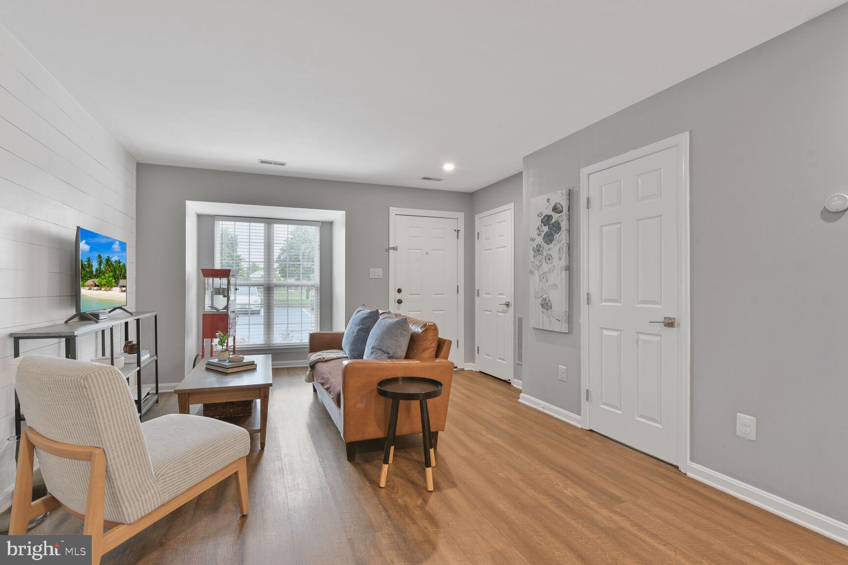 SOUTH RIDING - Residential