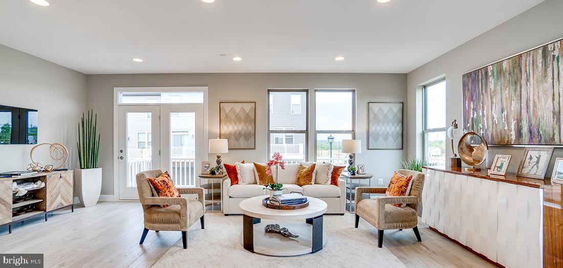 POTOMAC SHORES - Residential