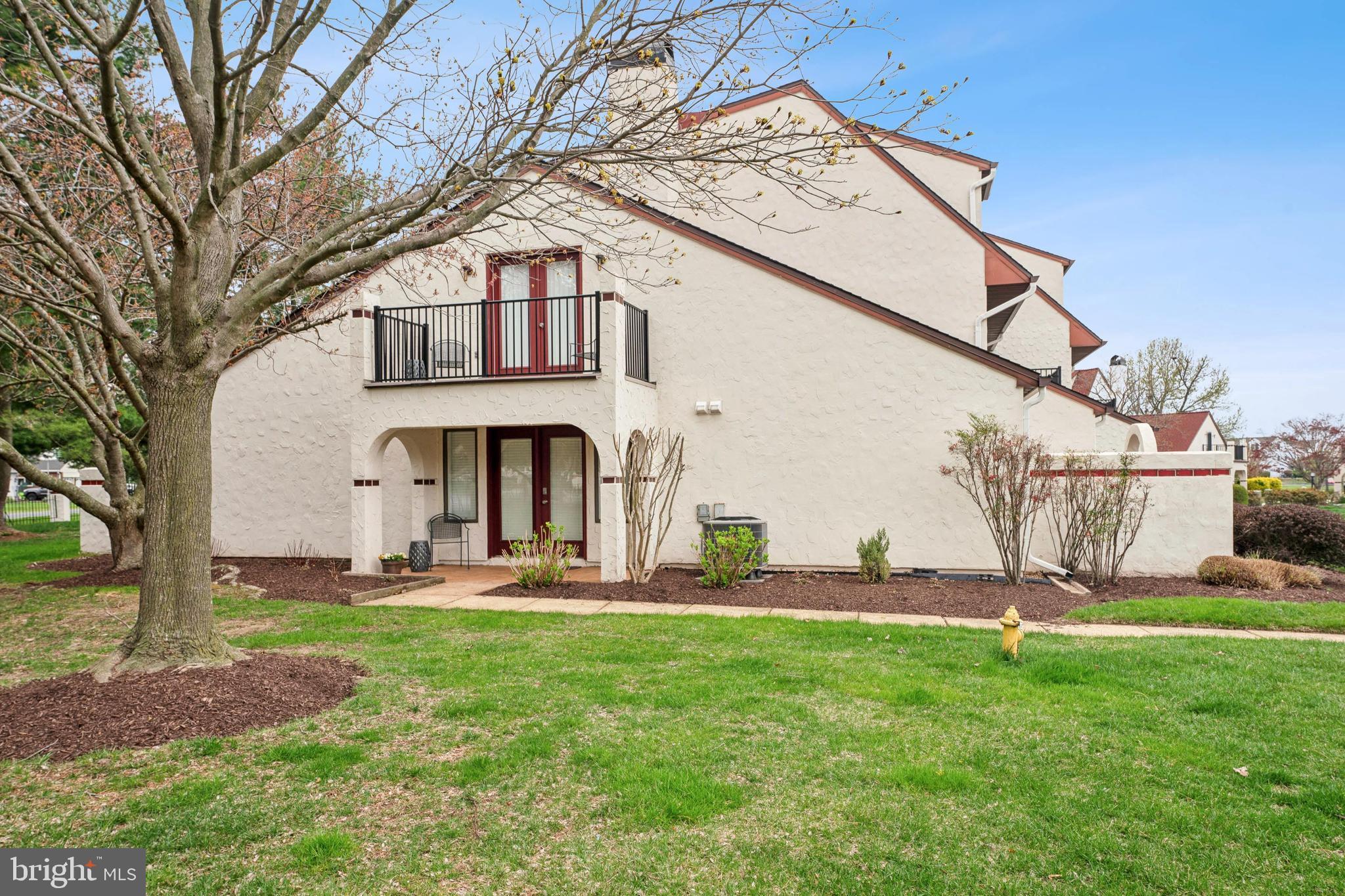 QUEENS LANDING - Residential