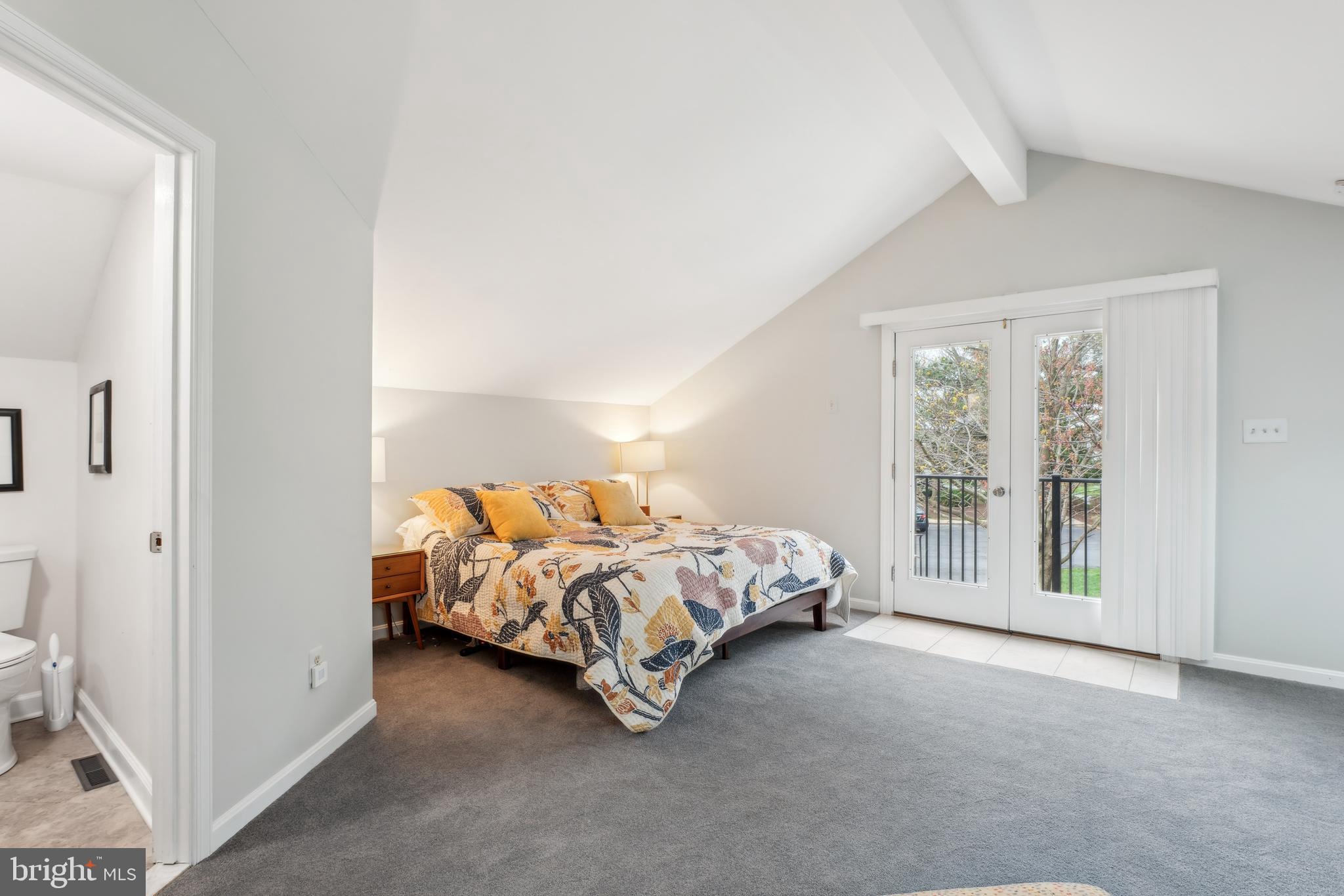 QUEENS LANDING - Residential