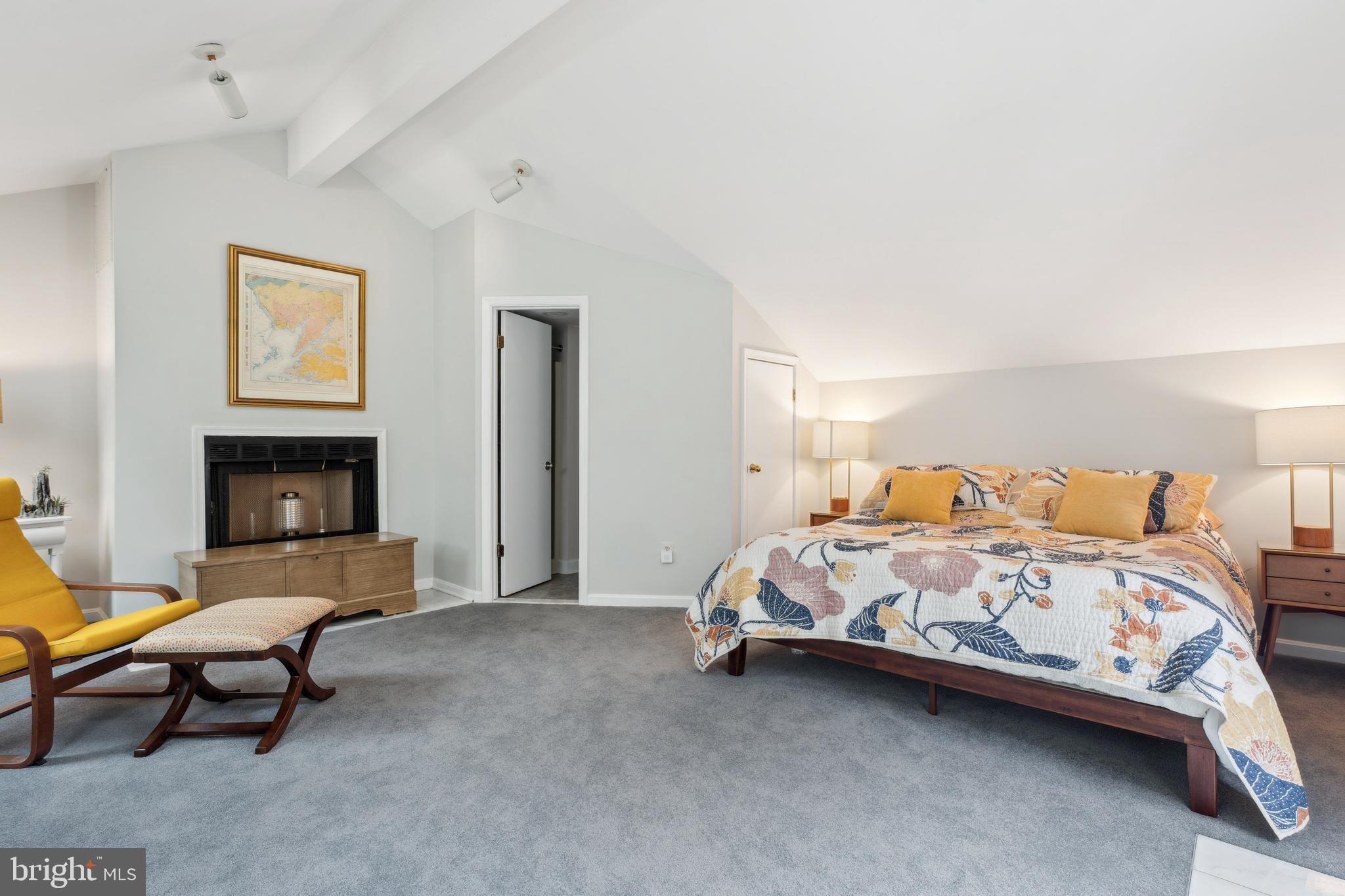 QUEENS LANDING - Residential