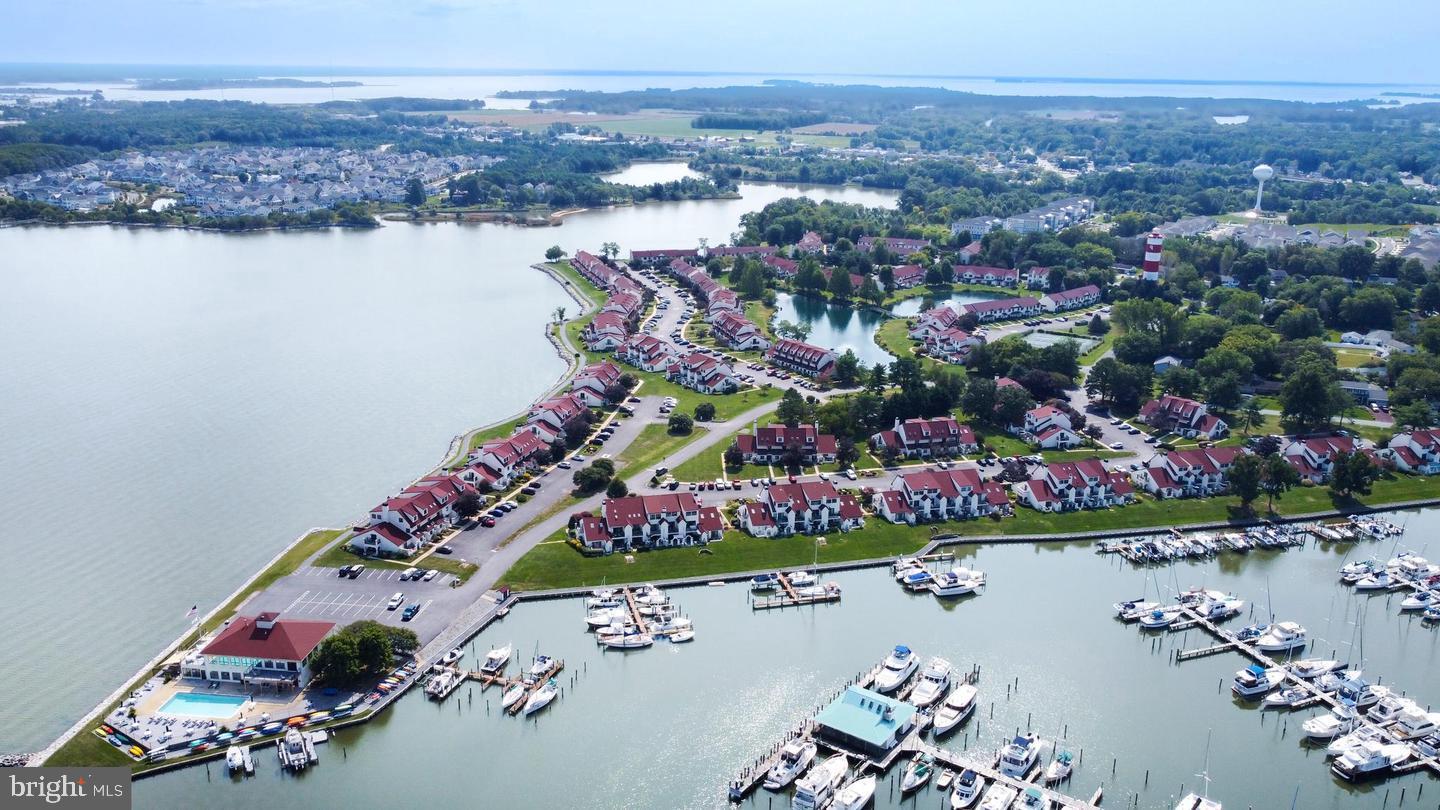 QUEENS LANDING - Residential