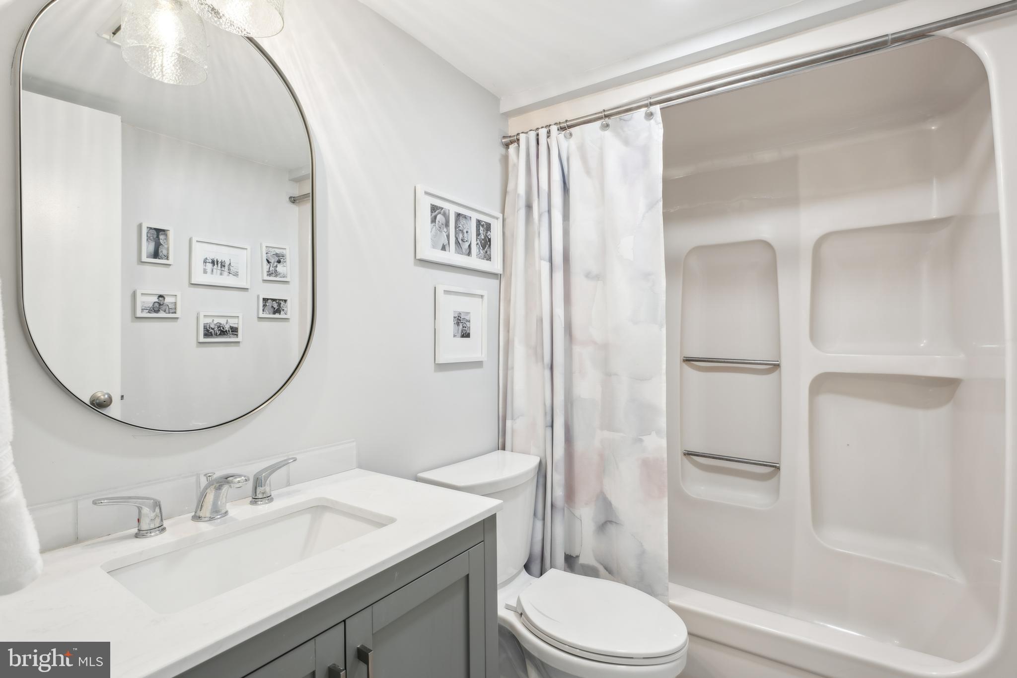 QUEENS LANDING - Residential