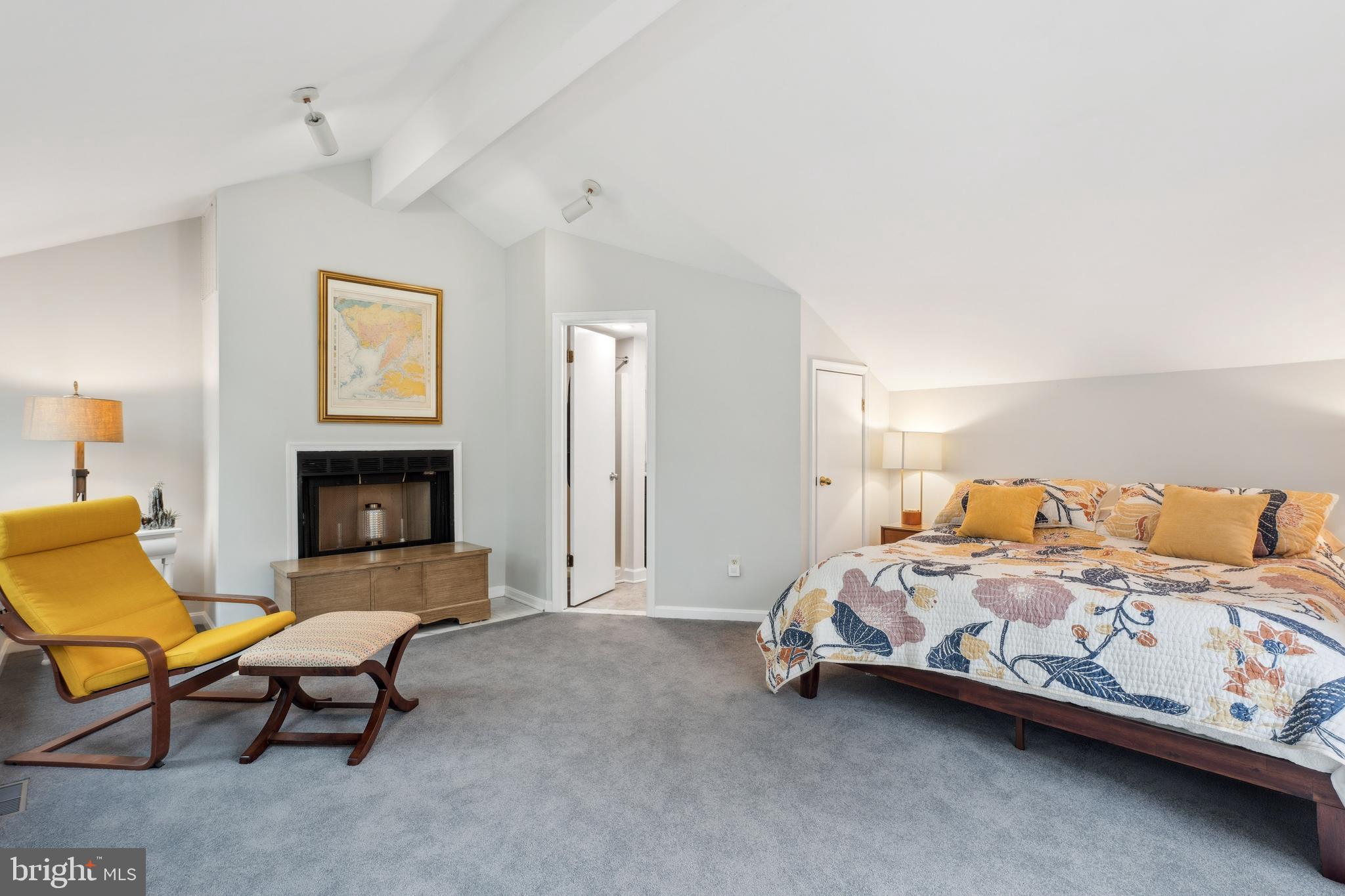 QUEENS LANDING - Residential