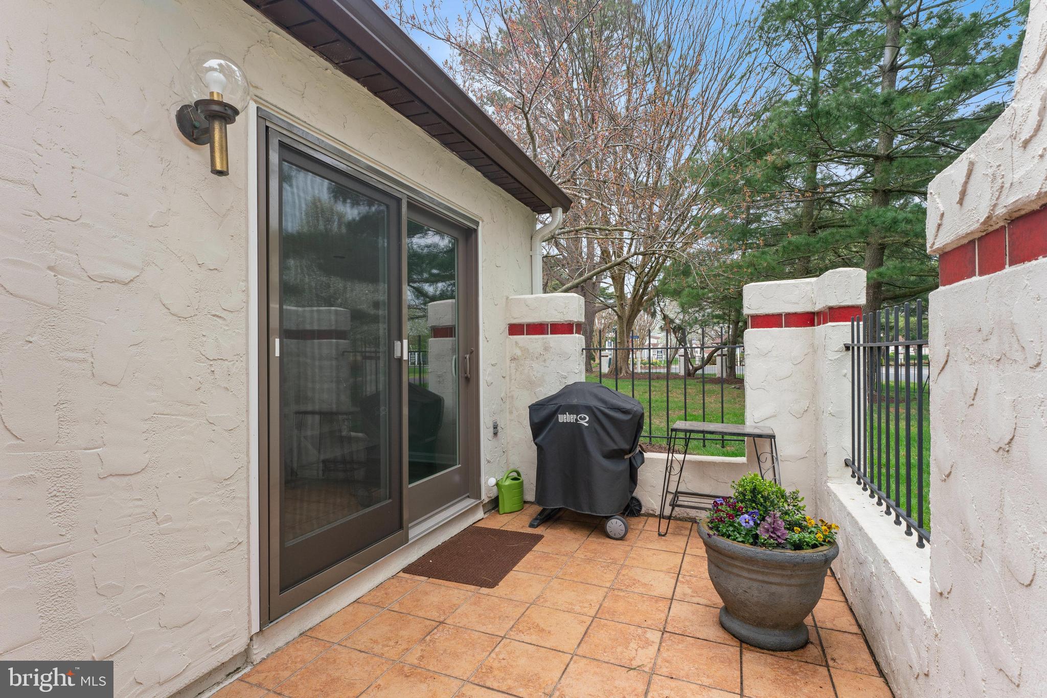 QUEENS LANDING - Residential