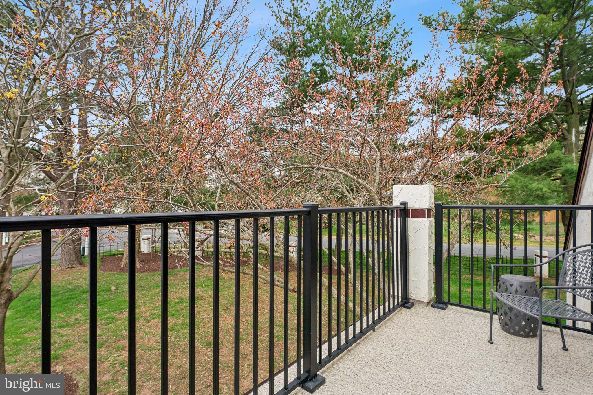 QUEENS LANDING - Residential